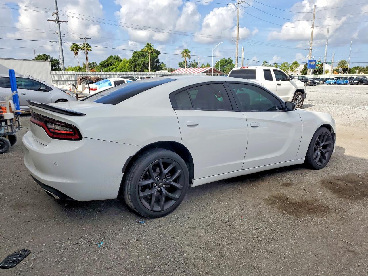 2022 Dodge Charger Sxt - Фото 3