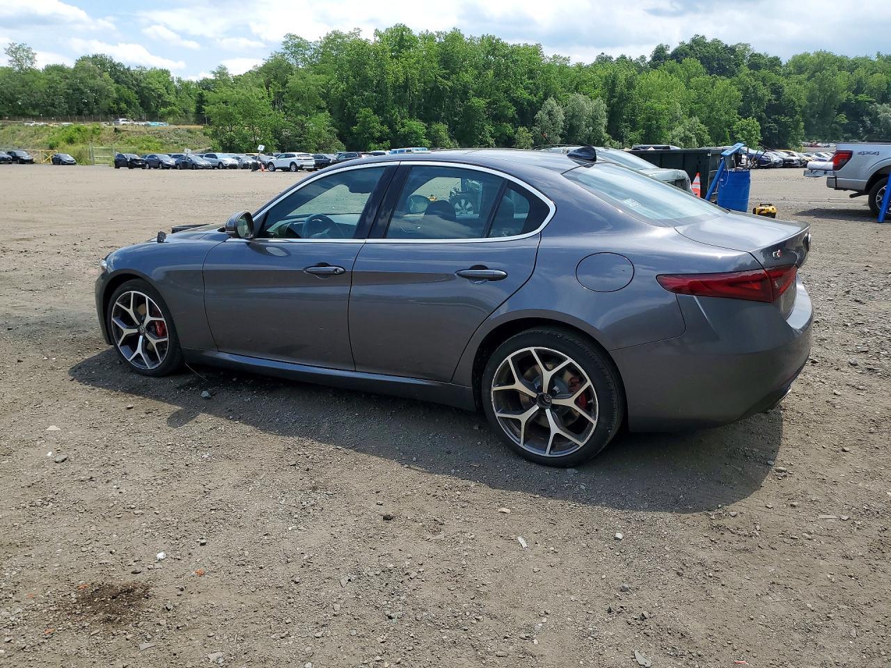 2020 Alfa Romeo Giulia Ti - Фото 2