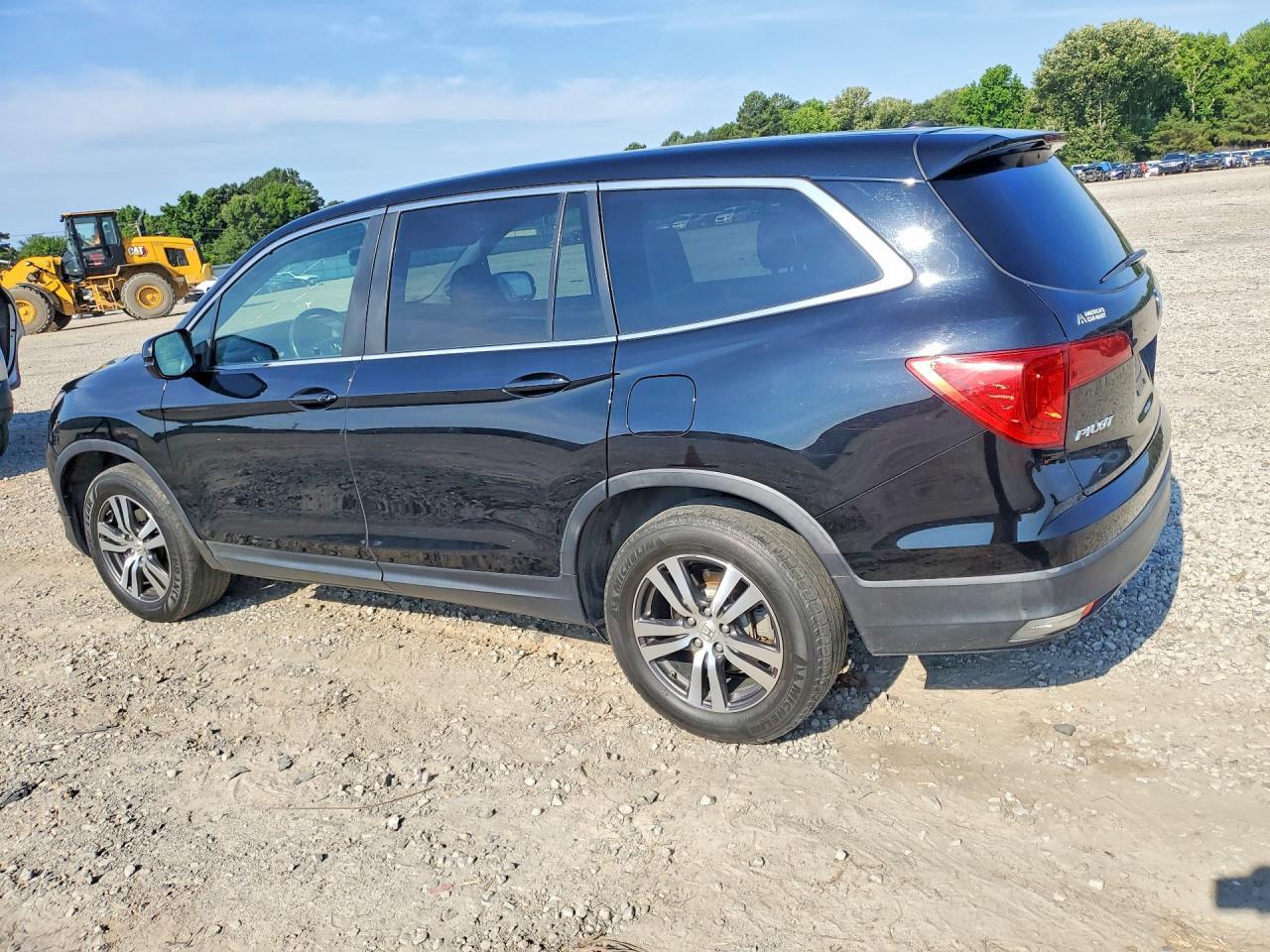 2016 Honda Pilot - Image 2