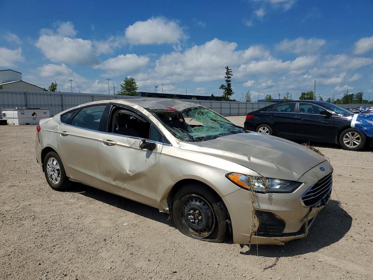 2019 Ford Fusion S - Фото 4