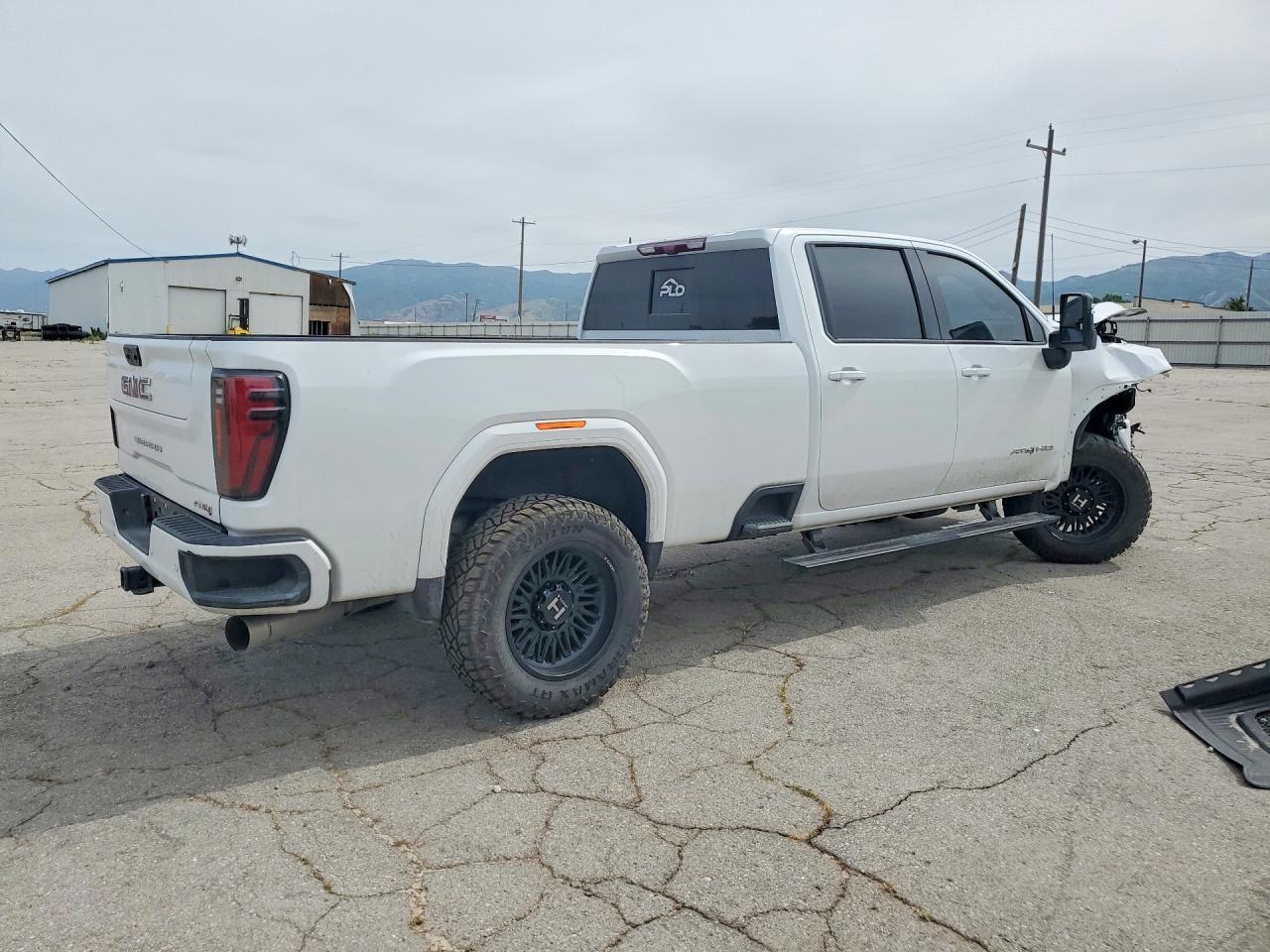 2024 GMC Sierra K3500 At4 - Фото 3