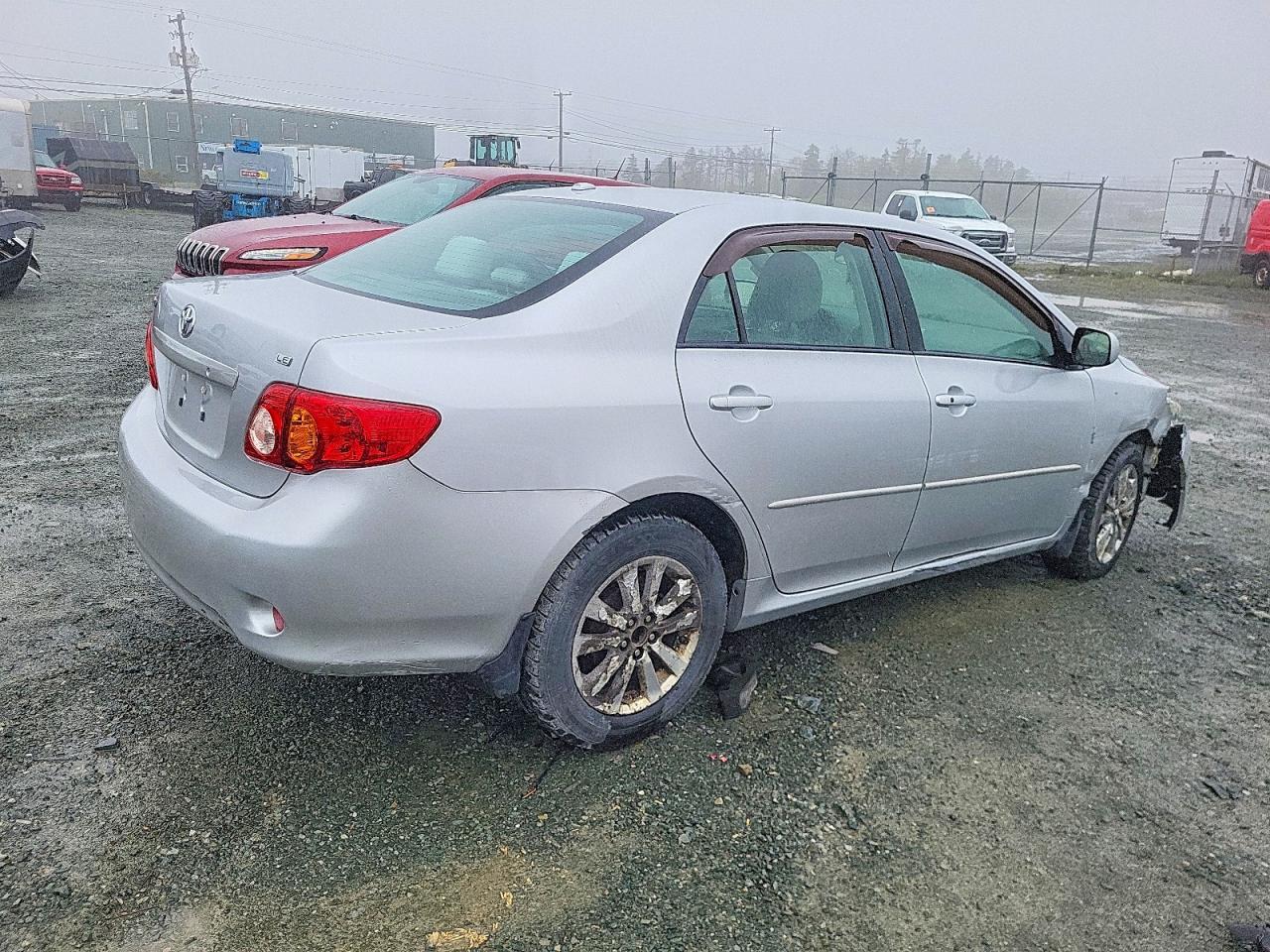 2010 Toyota Corolla Base - Фото 3