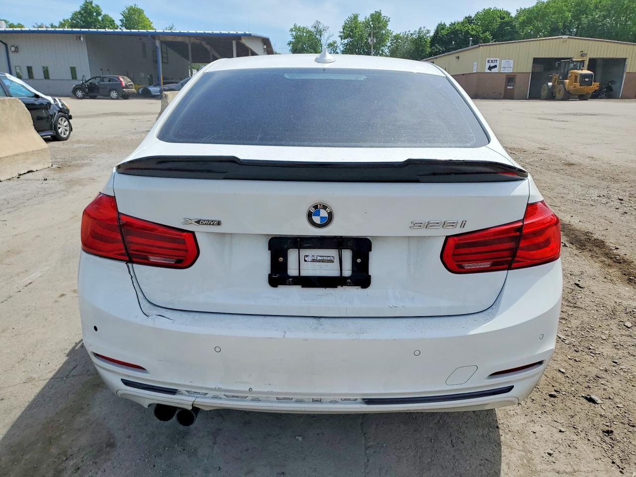 2016 BMW 328 Xi Sulev - Image 6