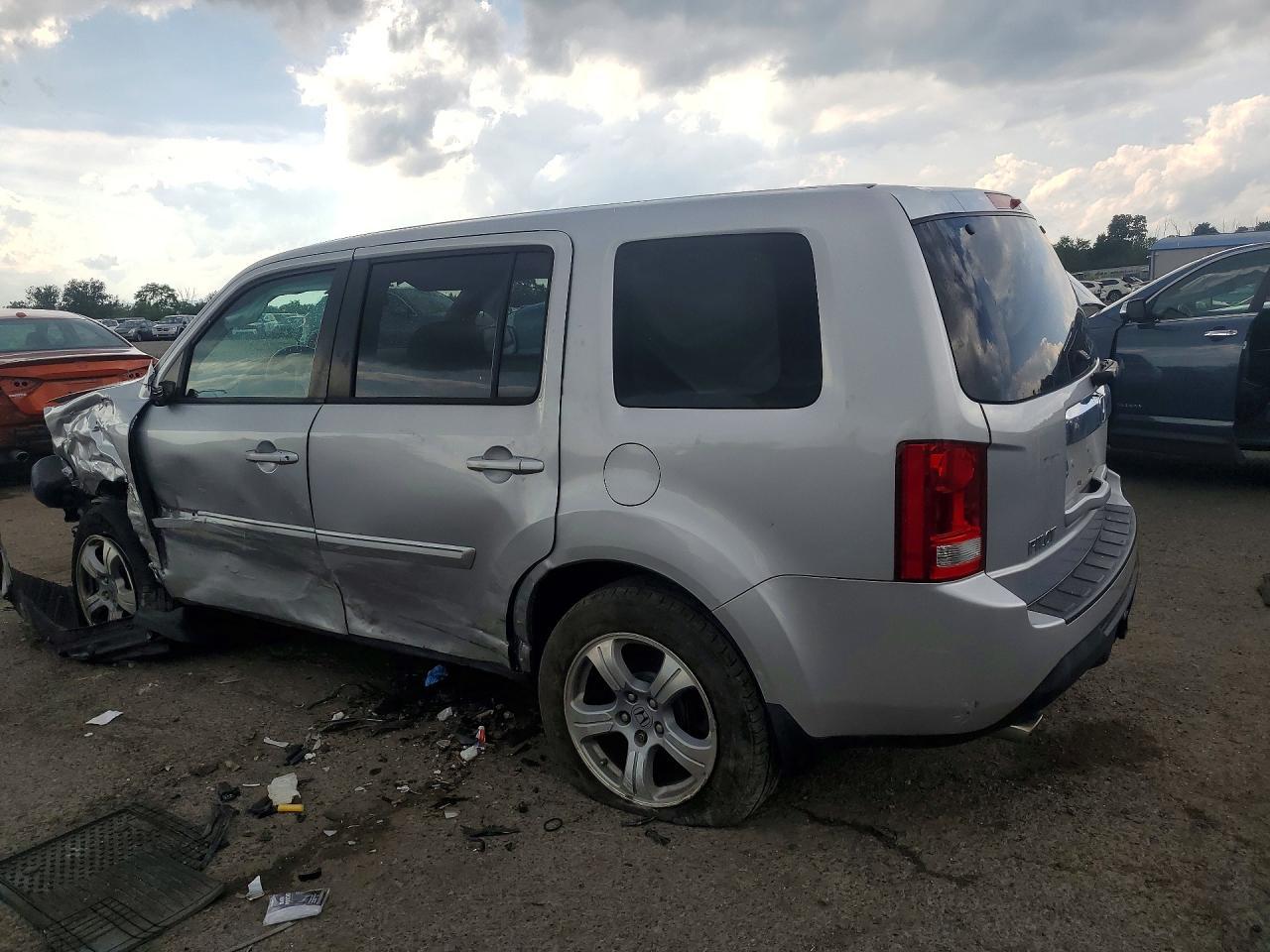 2015 Honda Pilot Ex - Image 2