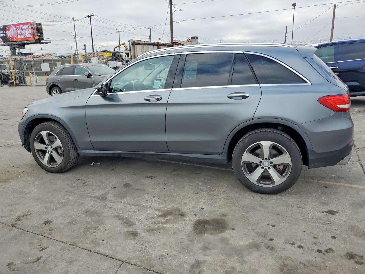 2017 Mercedes-Benz Glc 300 - Image 2