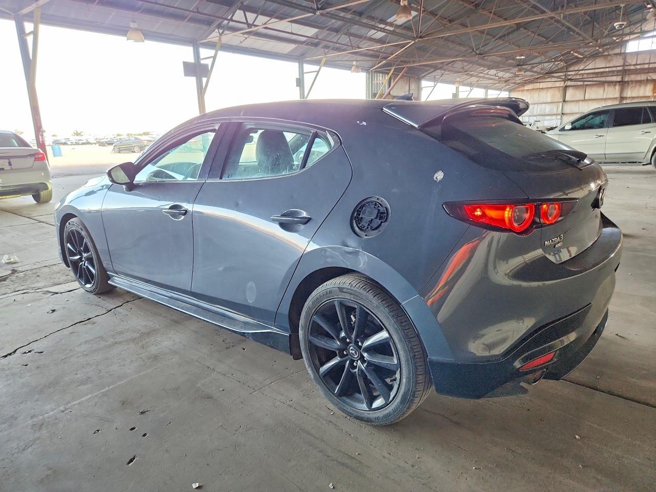 2020 Mazda 3 Premium - Фото 2