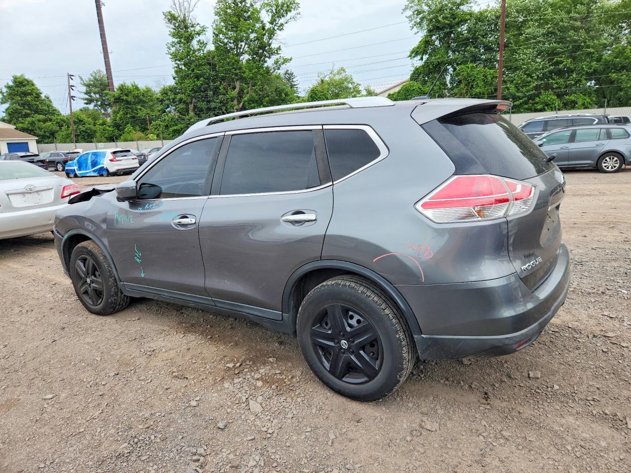 2016 Nissan Rogue S - Image 2