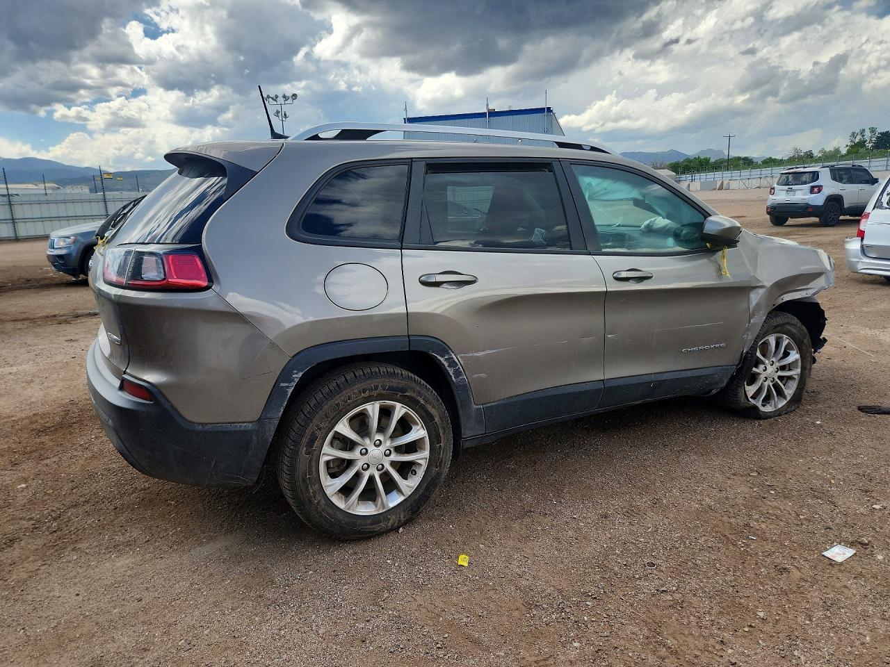 2021 Jeep Cherokee Latitude - Фото 3