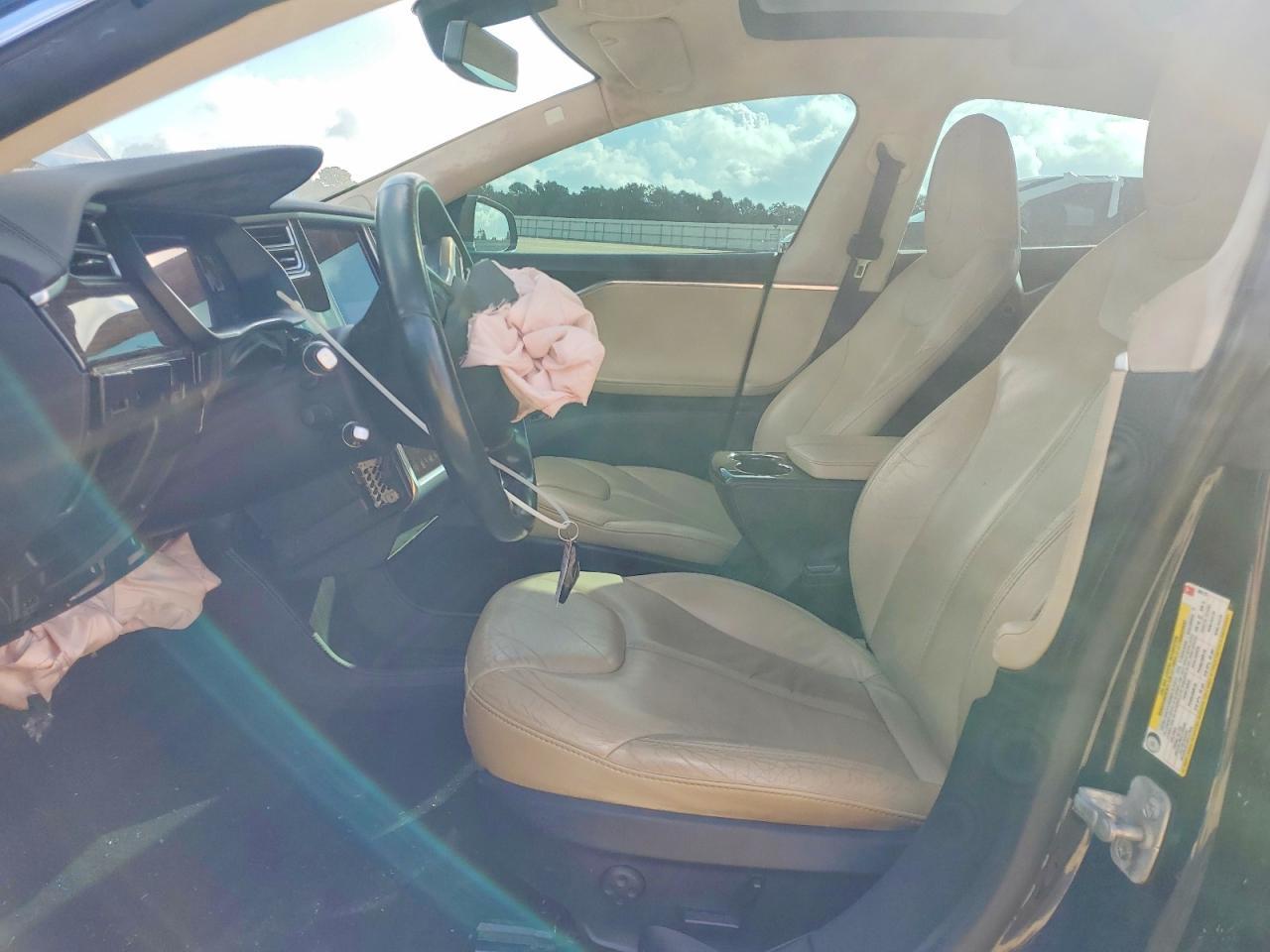 2015 Tesla Model S 70D - Image 7