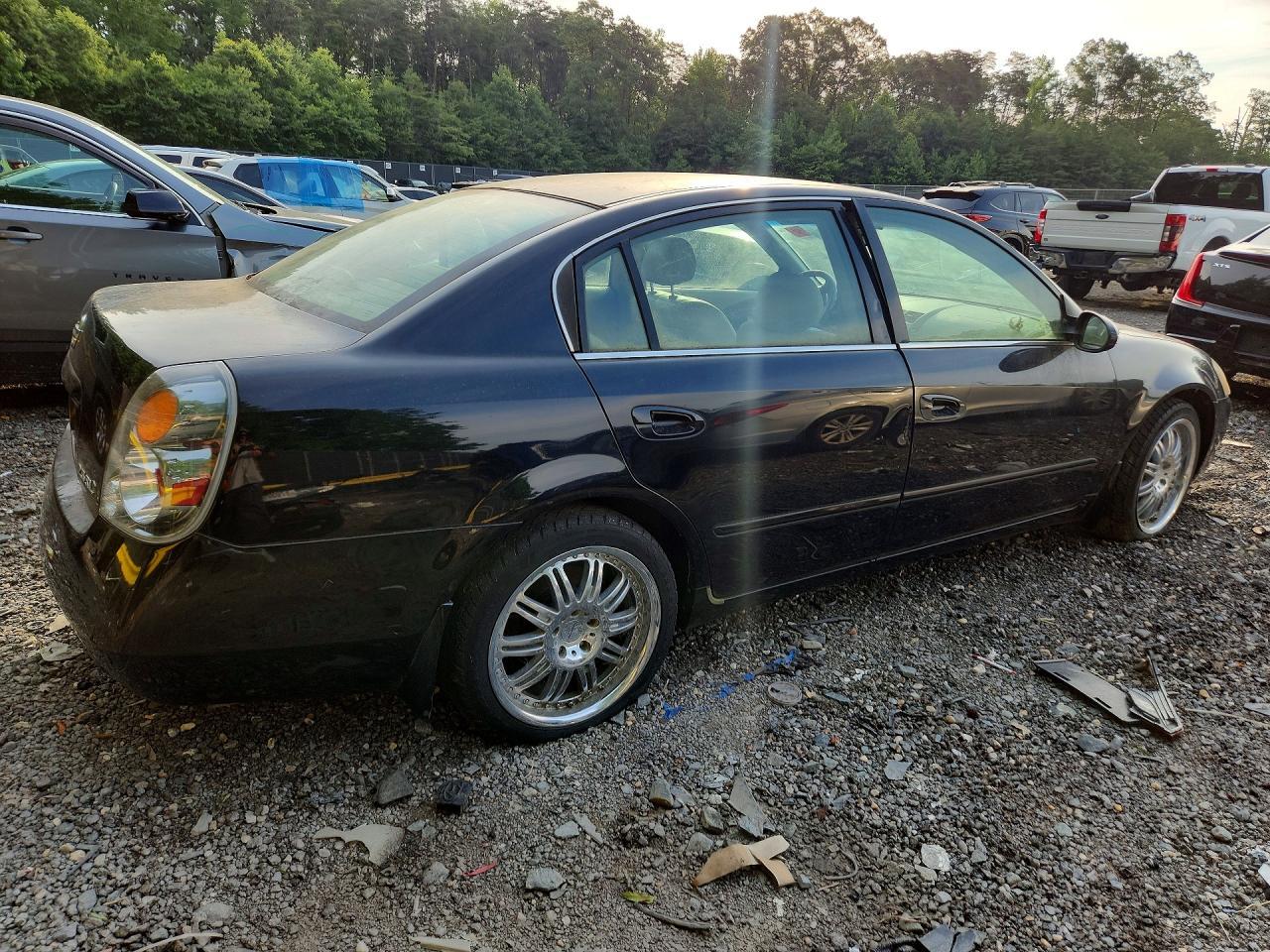 2002 Nissan Altima 2.5 - Image 3