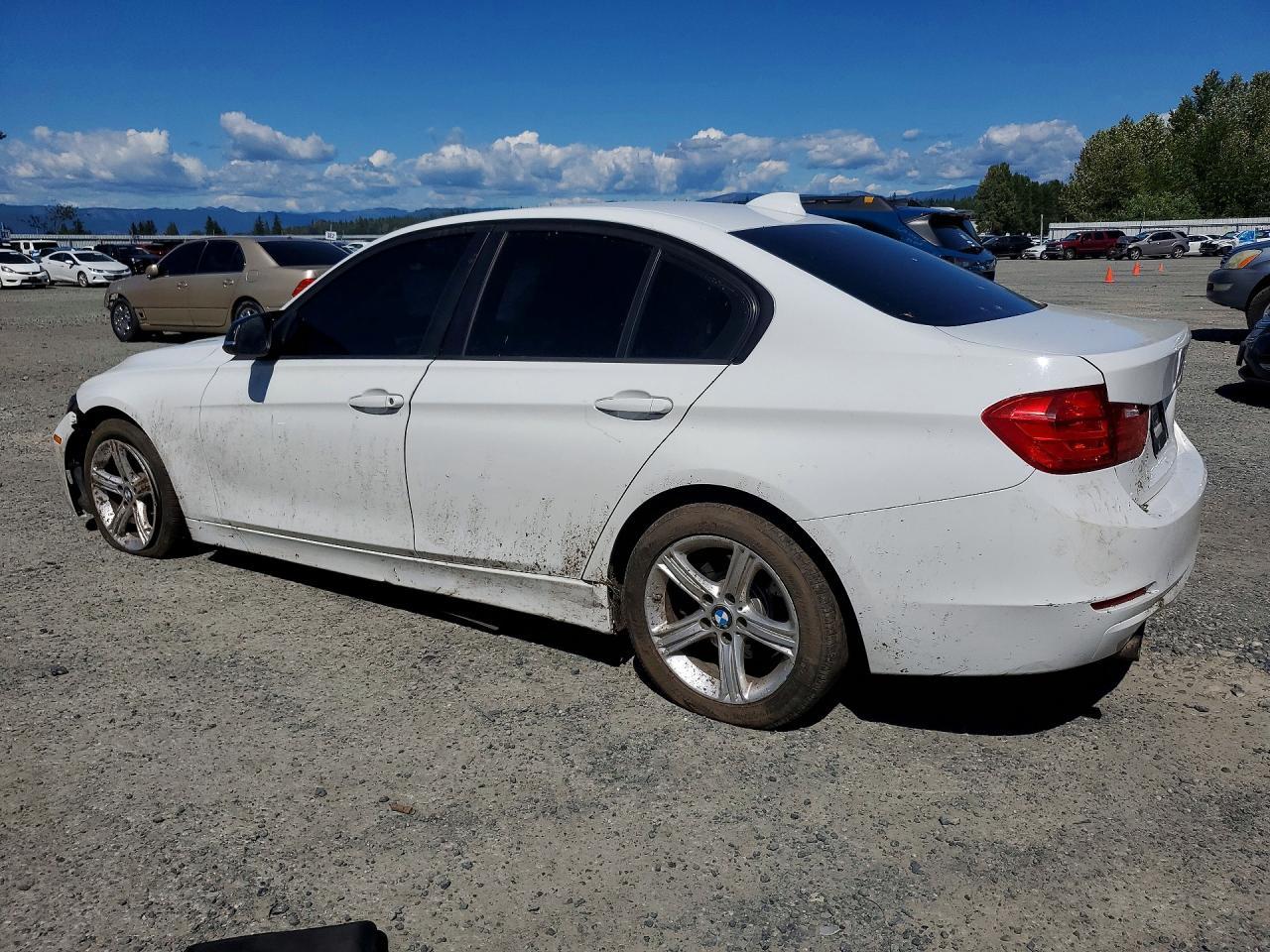 2015 BMW 320 I - Image 2