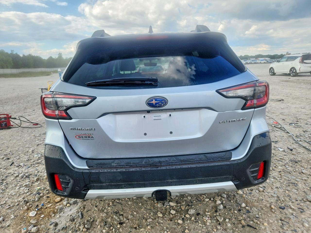 2022 Subaru Outback Limited - Image 6