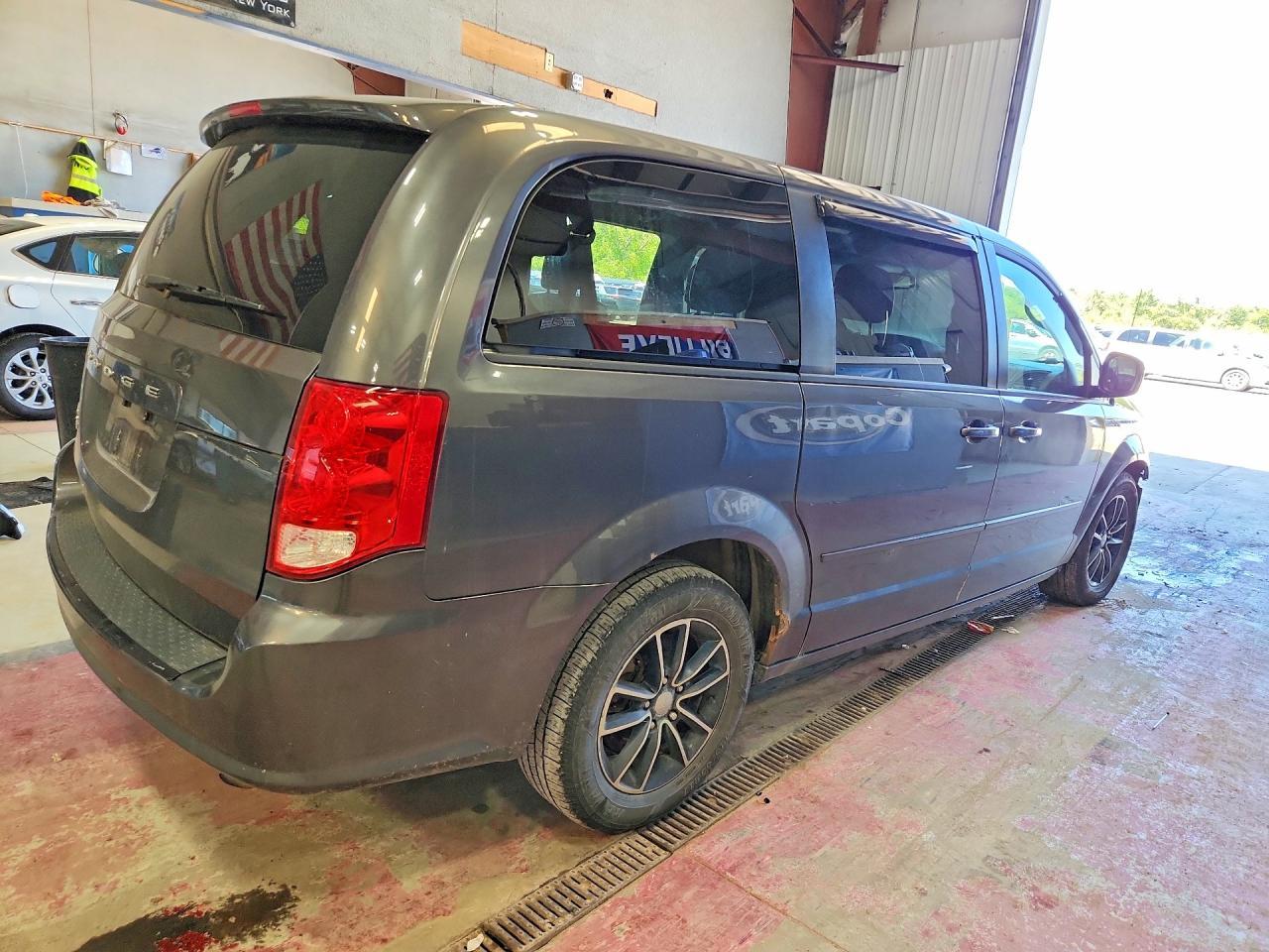 2015 Dodge Grand Caravan Sxt - Фото 3