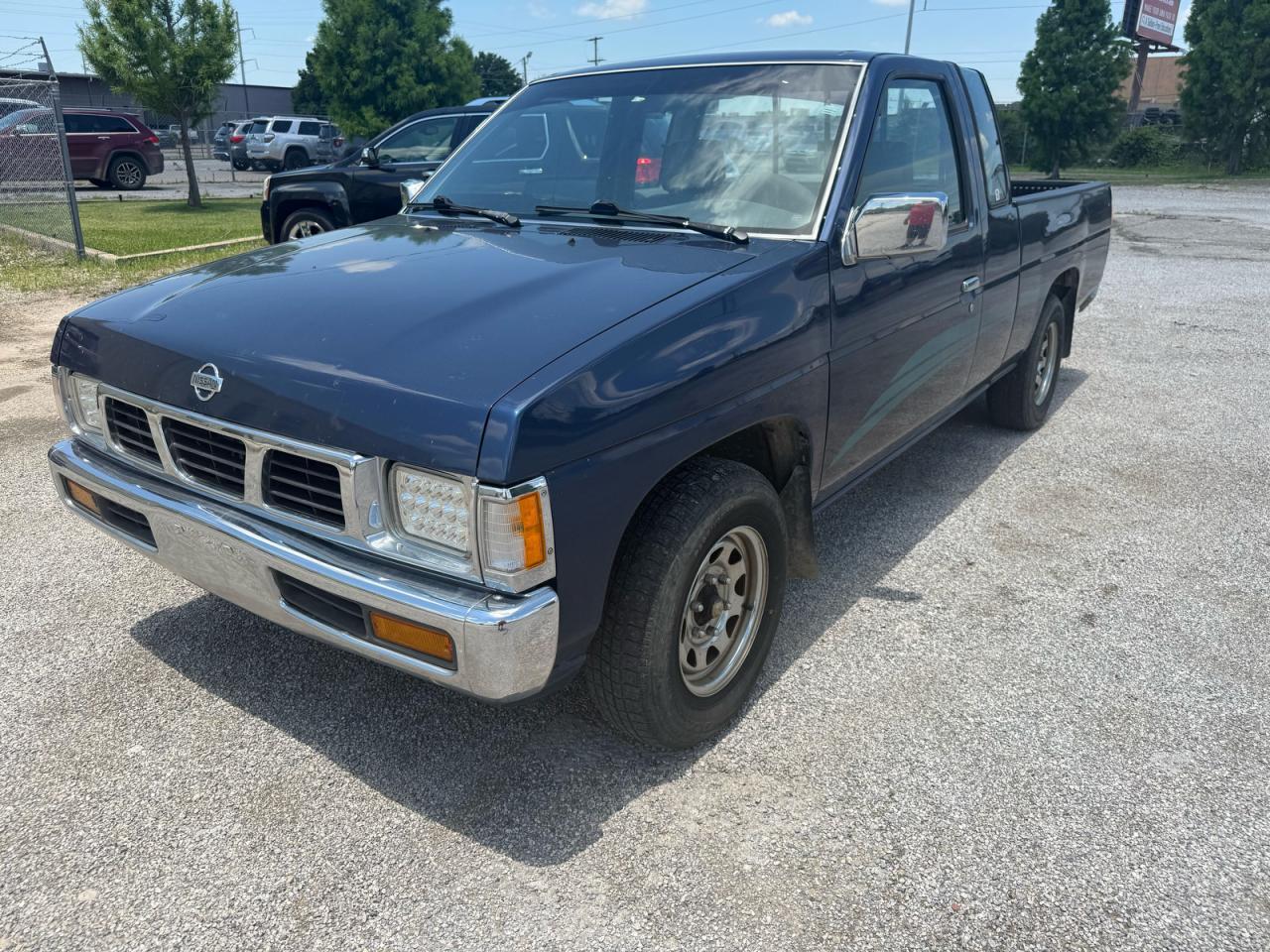 1994 Nissan Truck Xe - Фото 2