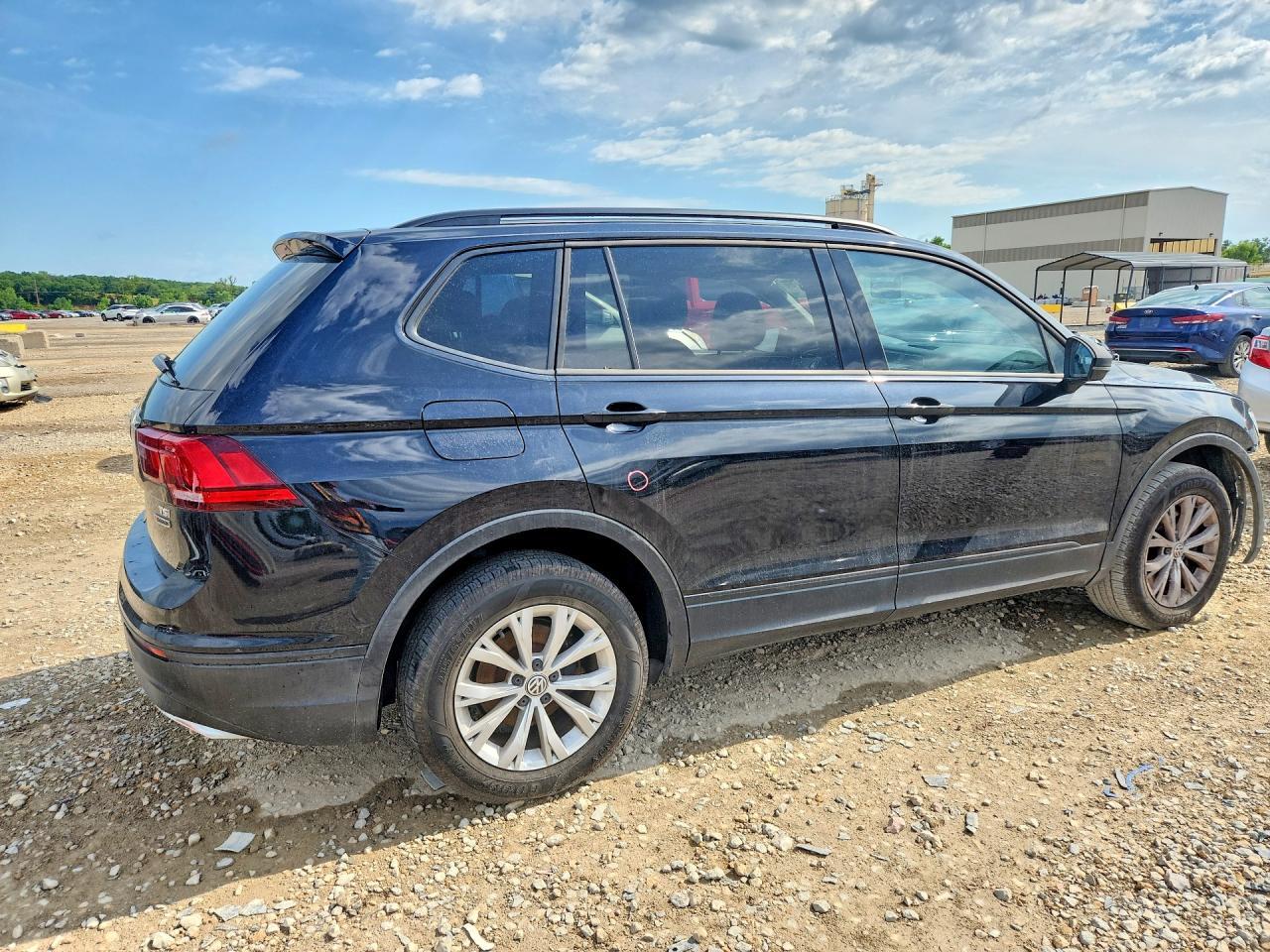 2018 Volkswagen Tiguan S - Image 3