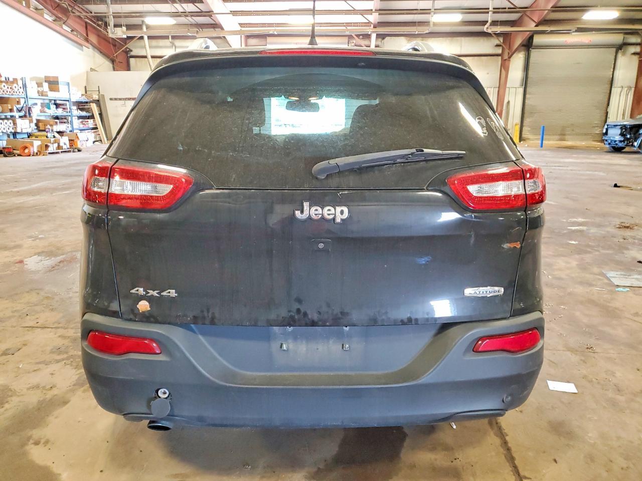2017 Jeep Cherokee Latitude - Image 6