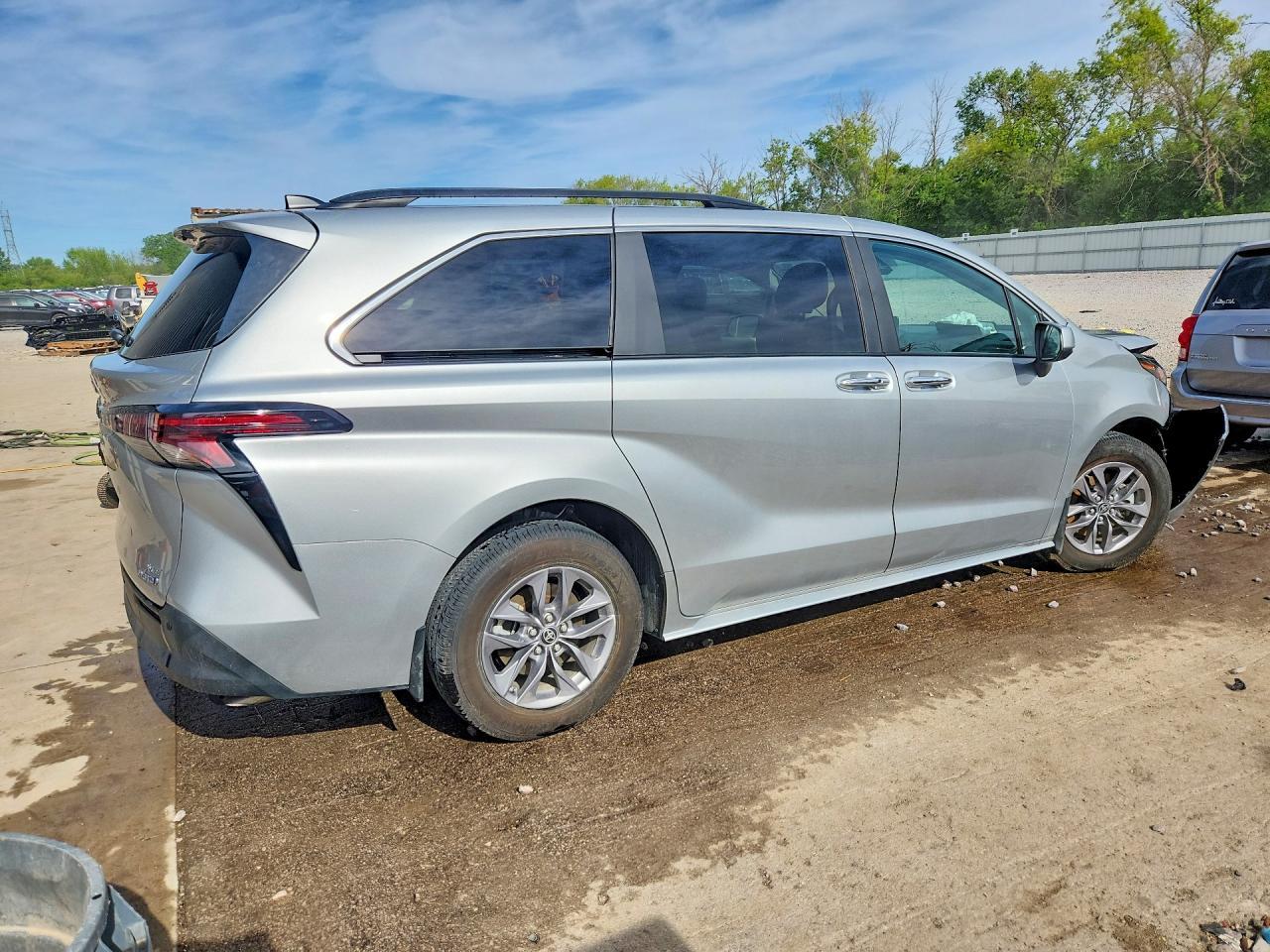 2024 Toyota Sienna Xle 7-Passenger - Фото 3