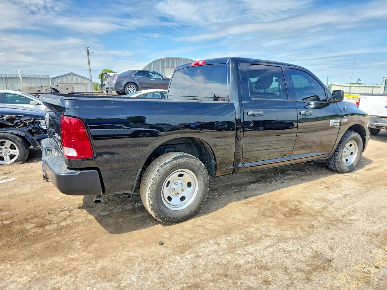 2019 Ram 1500 Classic Tradesman - Image 3