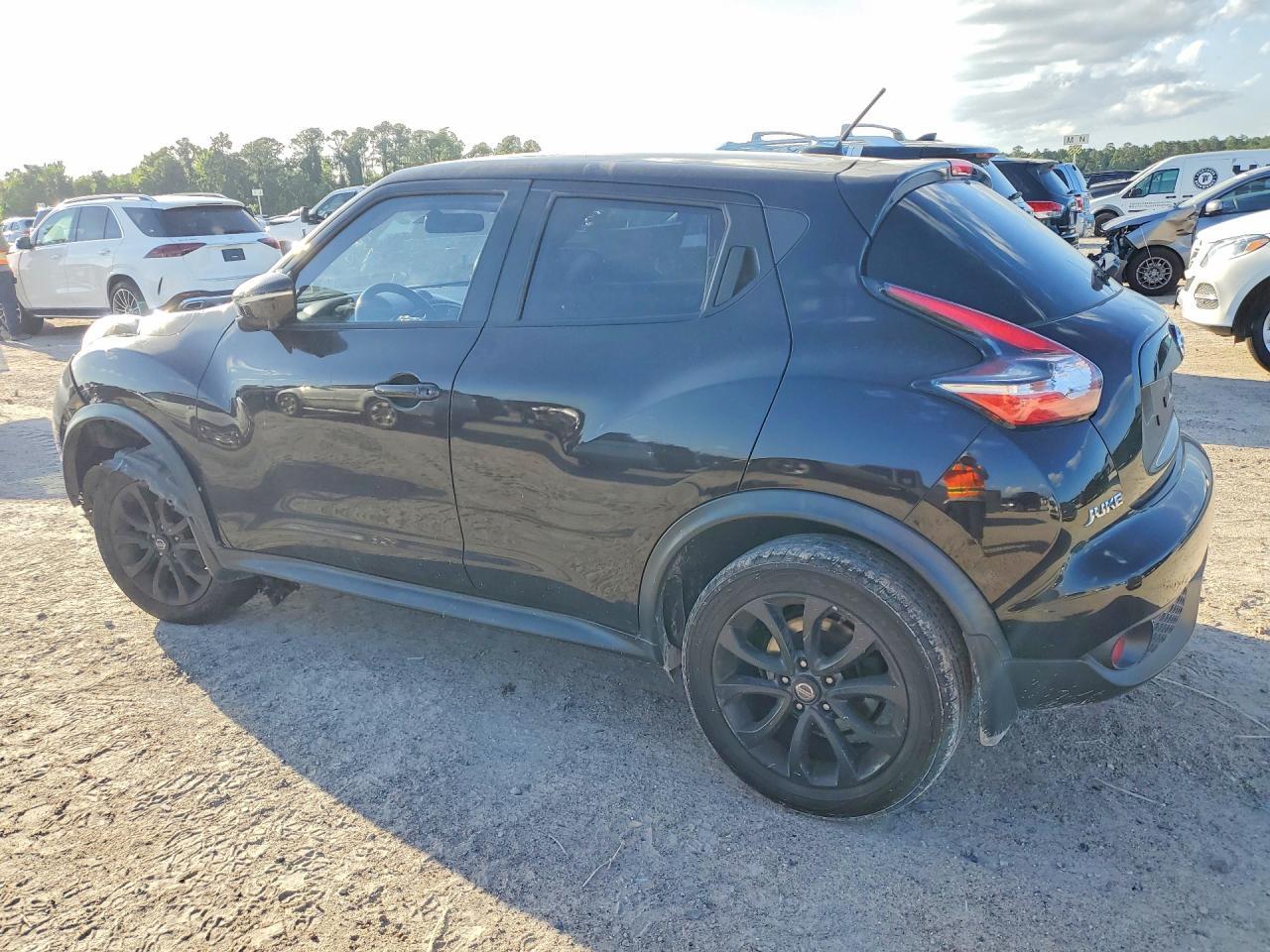 2015 Nissan Juke S - Image 2