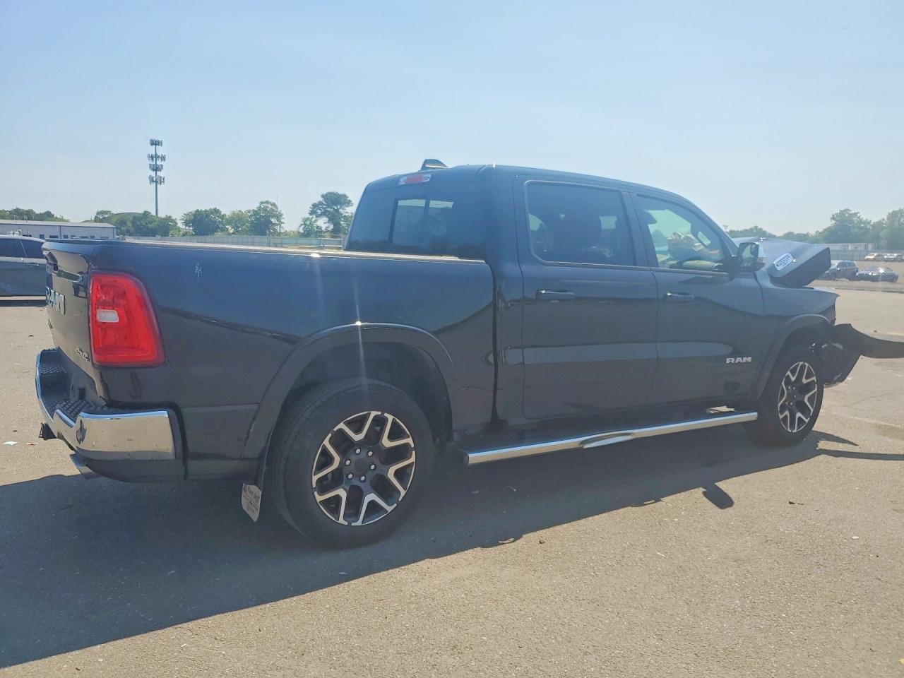 2025 Ram 1500 Laramie - Image 3