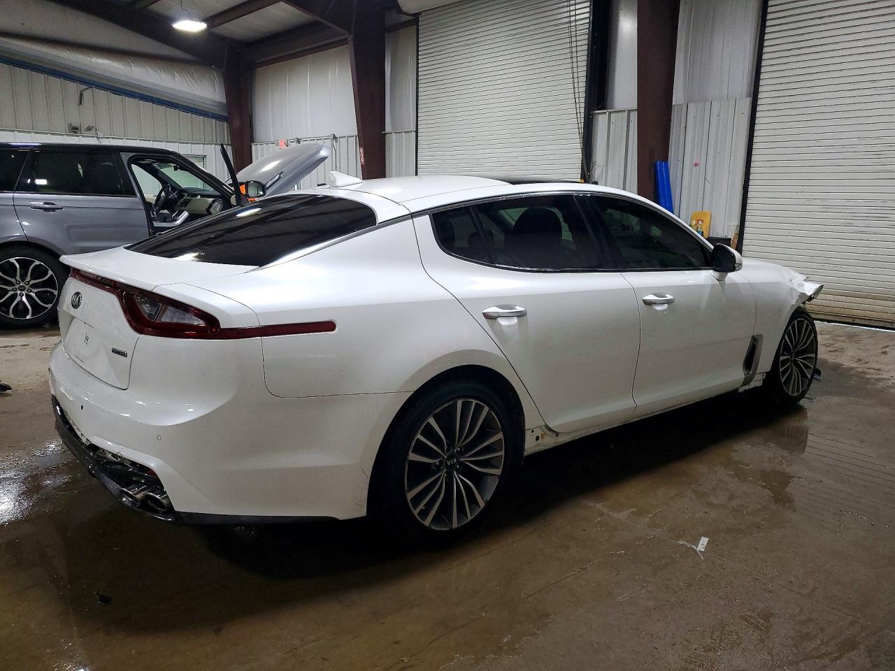 2019 Kia Stinger Premium - Фото 3