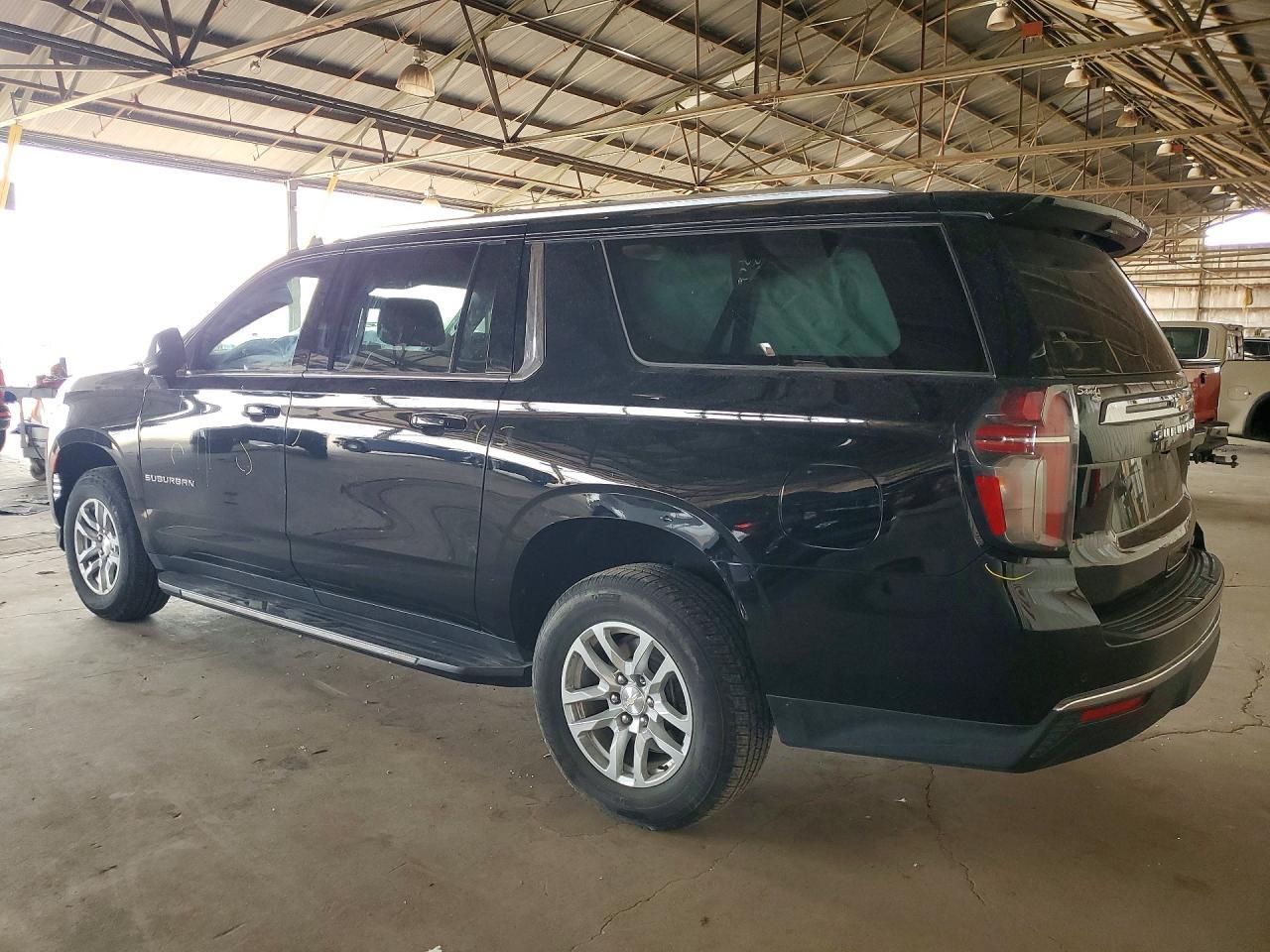 2022 Chevrolet Suburban C1500 Lt - Фото 2