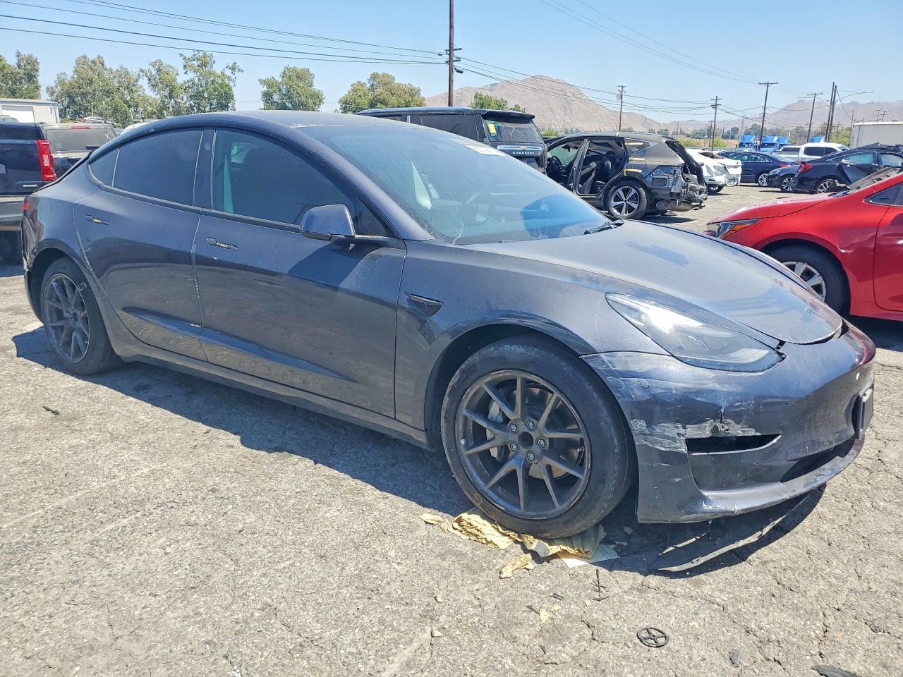 2023 Tesla Model 3 - Фото 4