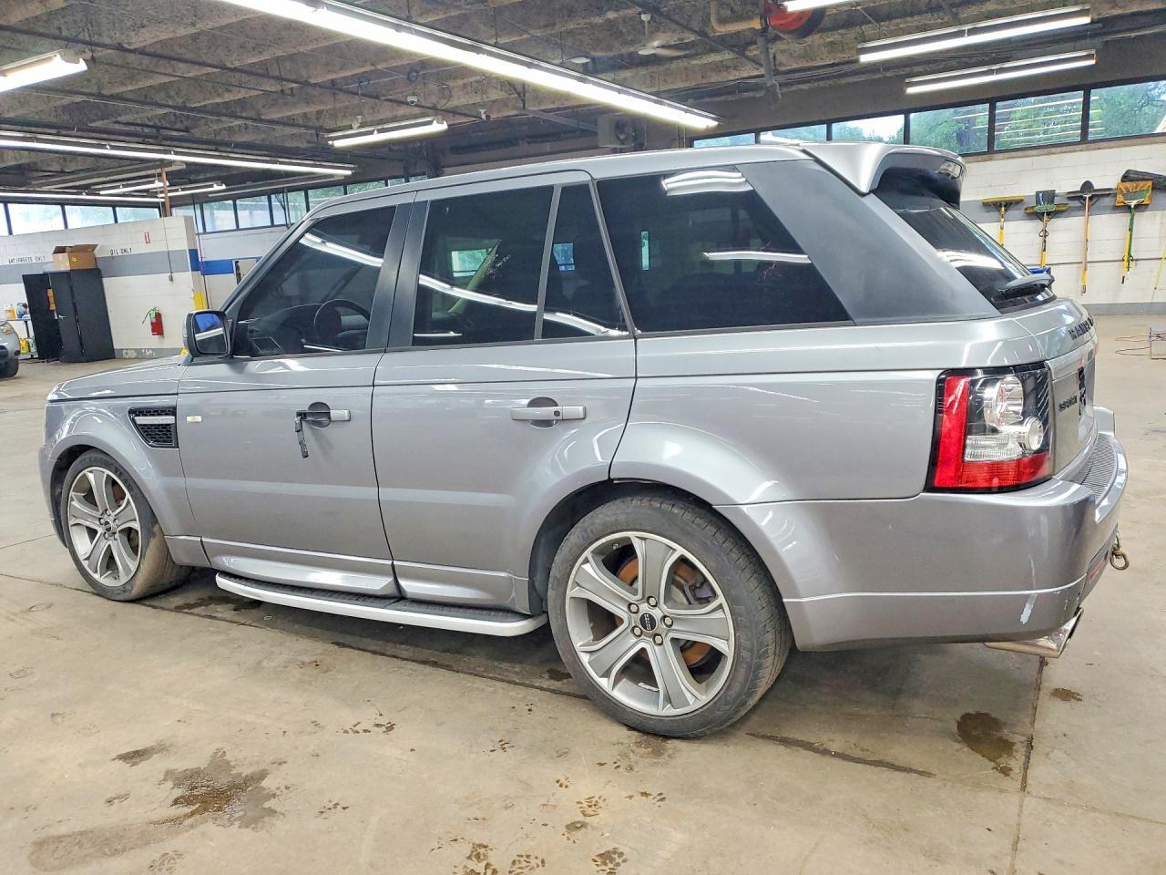 2012 Land Rover Range Rover Sport Hse - Image 2