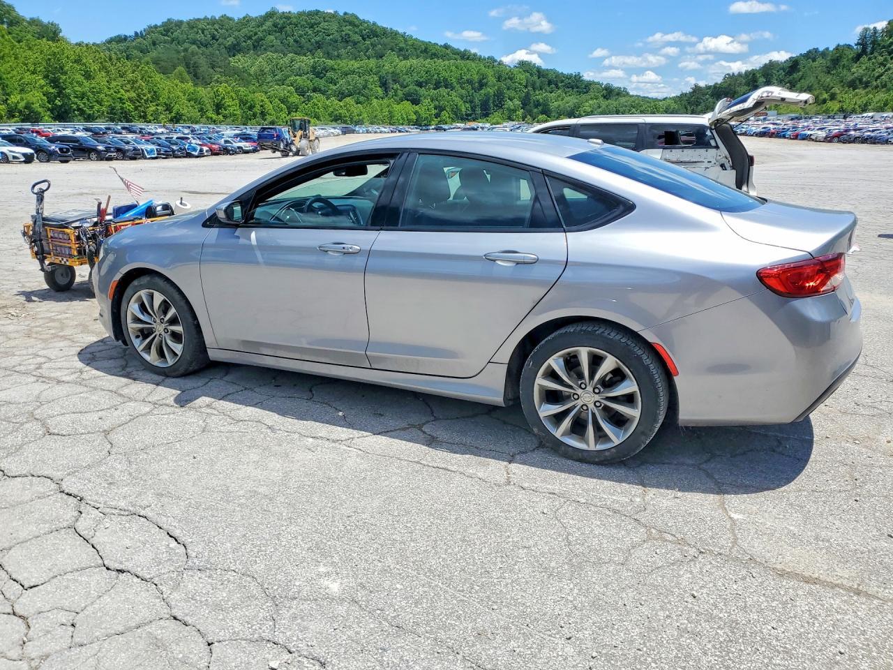 2015 Chrysler 200 S - Image 2
