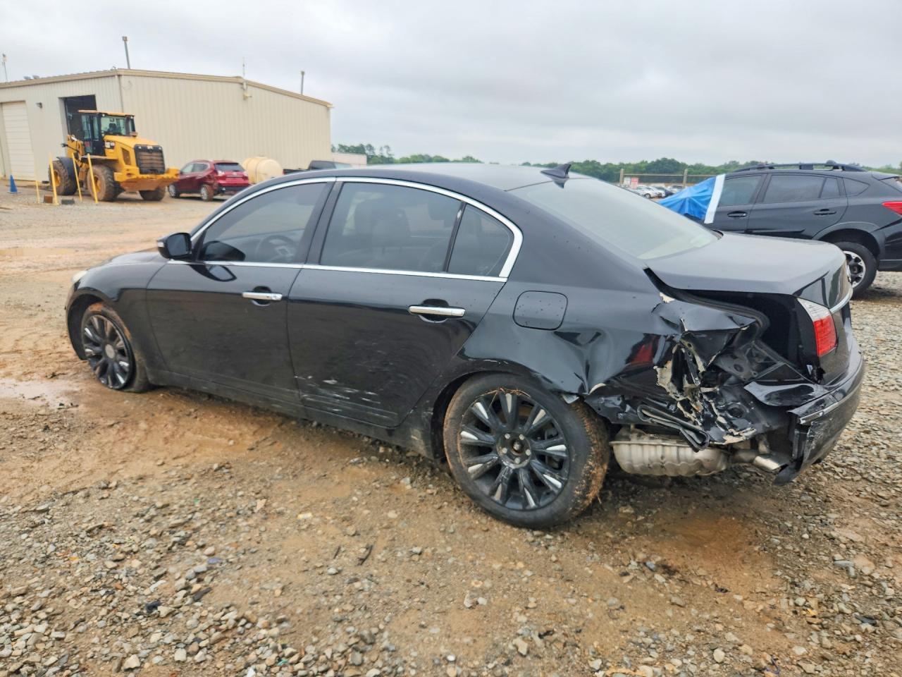 2011 Hyundai Genesis 3.8L - Фото 2