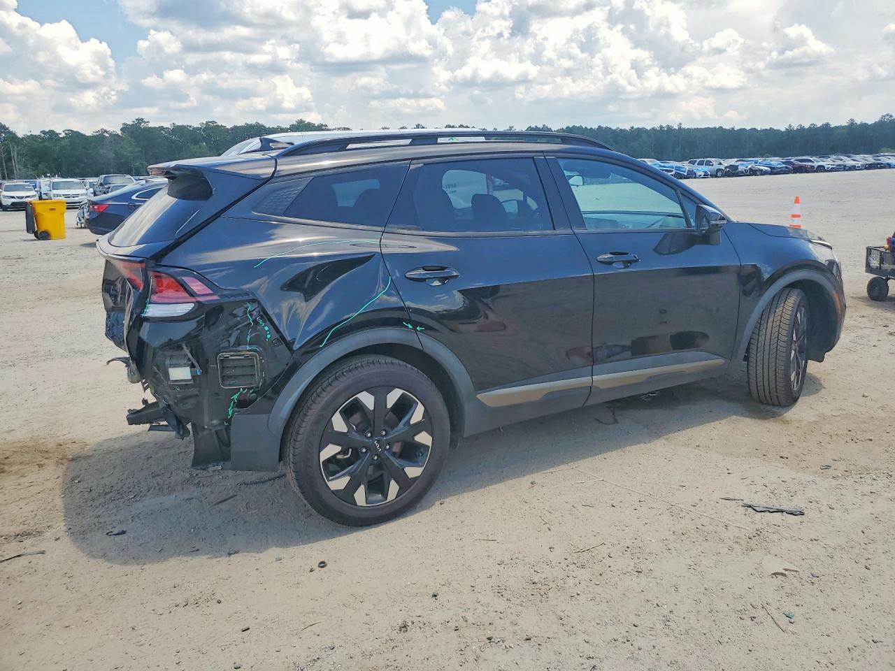 2023 Kia Sportage X Line - Image 3