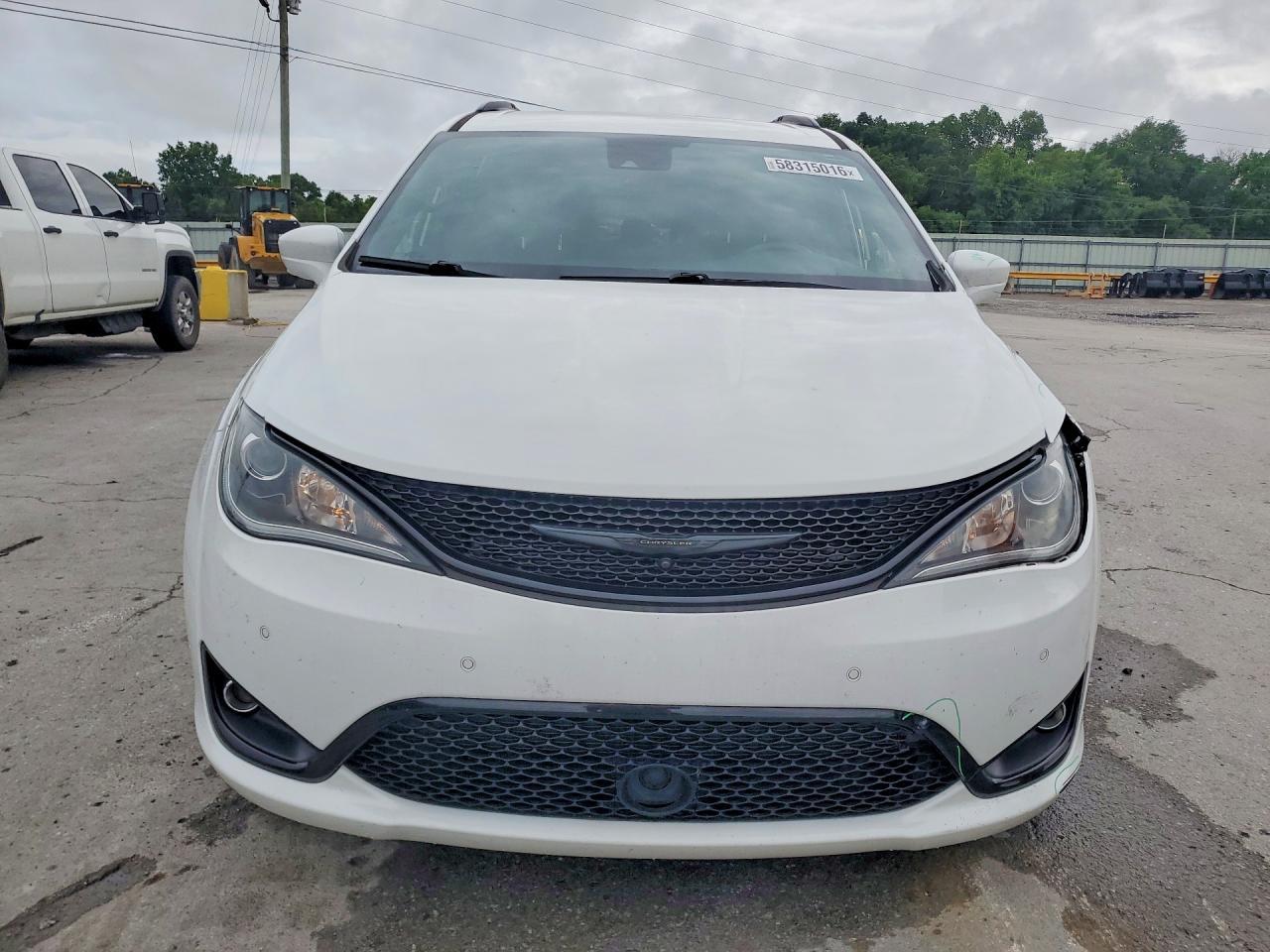 2020 Chrysler Pacifica Touring L Plus - Image 5