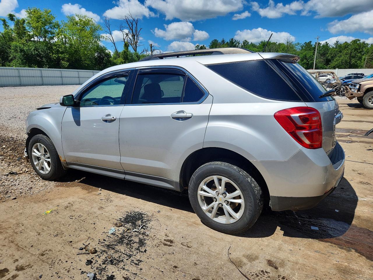 2017 Chevrolet Equinox Lt - Image 2