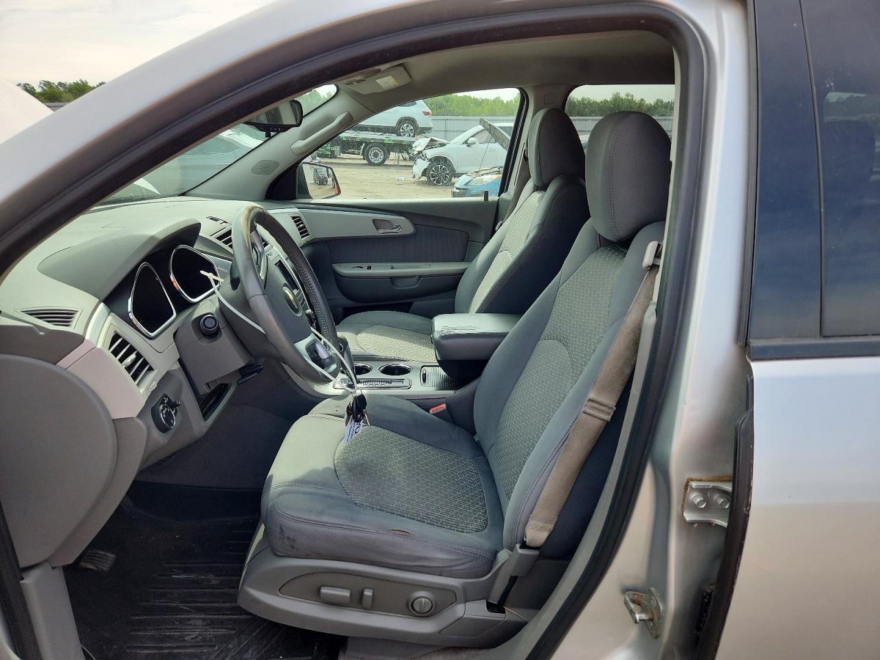 2012 Chevrolet Traverse Ls - Image 7