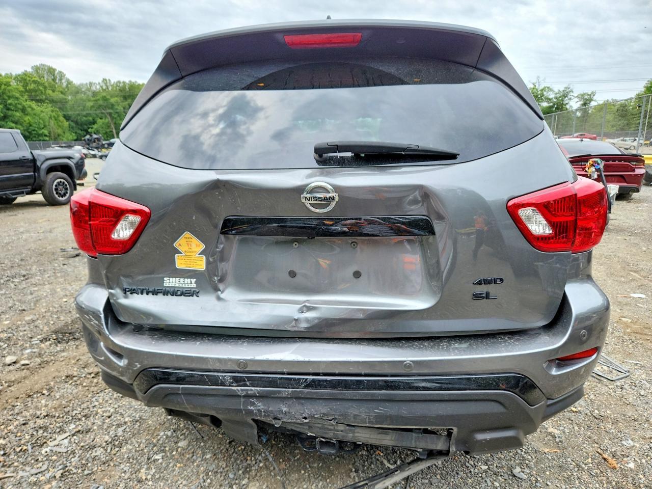 2020 Nissan Pathfinder Sl - Фото 6