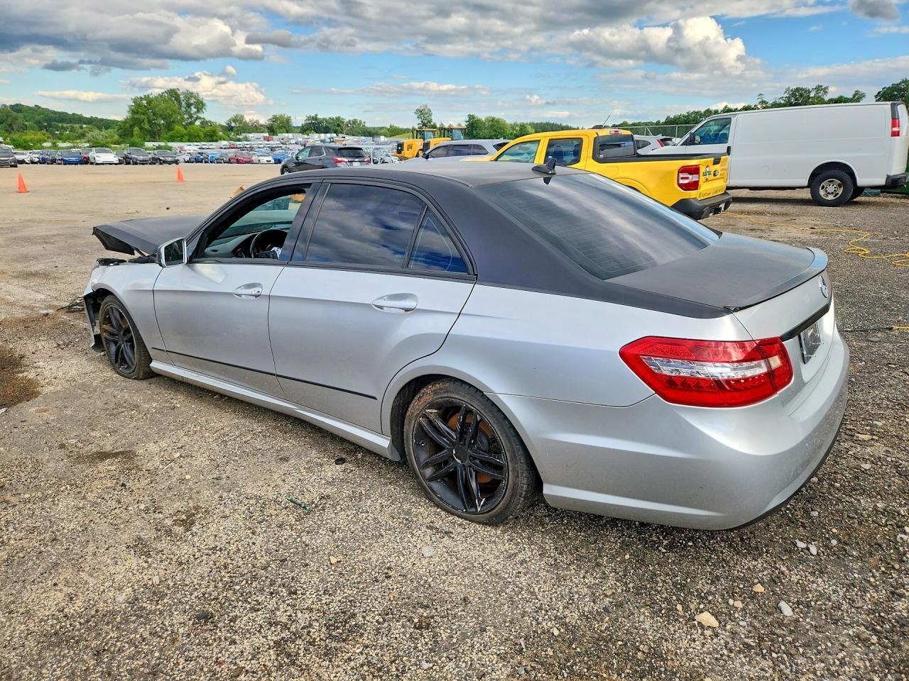 2011 Mercedes-Benz E 350 4Matic - Фото 2