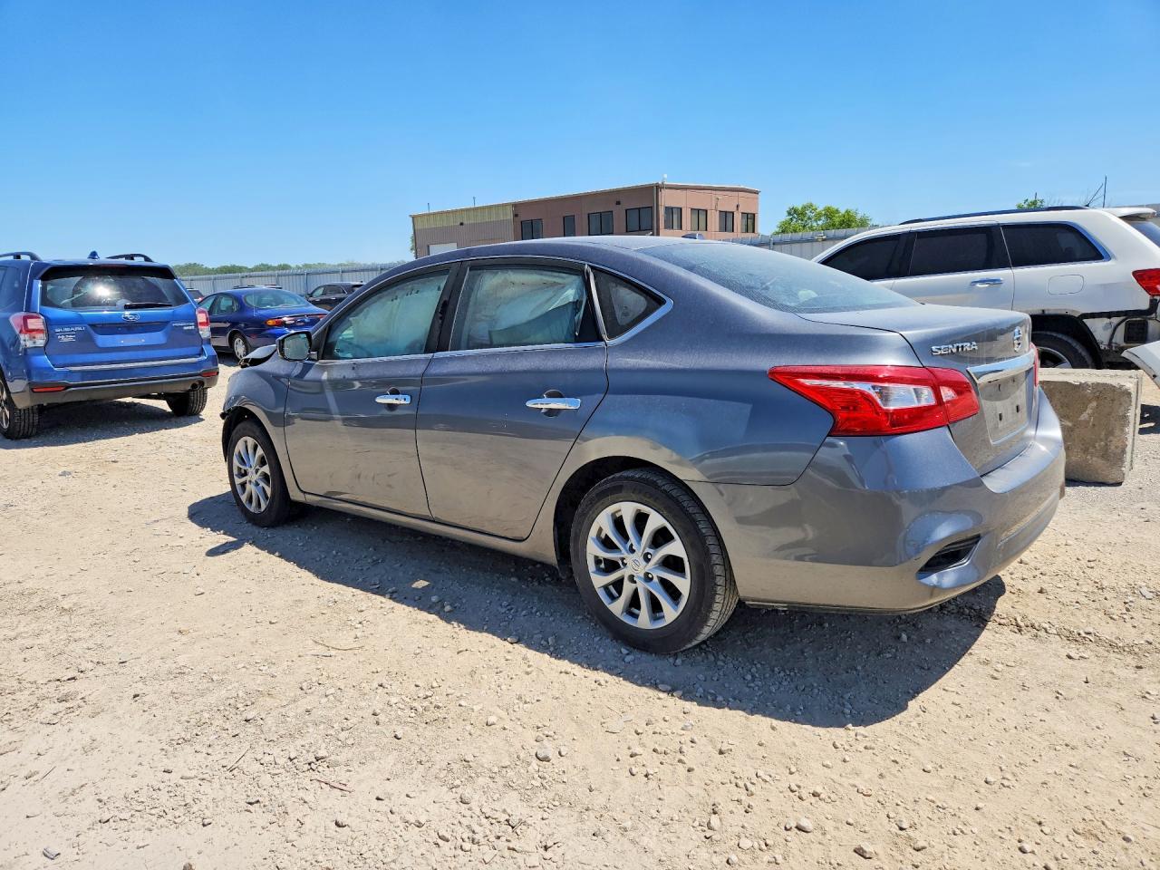 2019 Nissan Sentra Sv - Фото 2