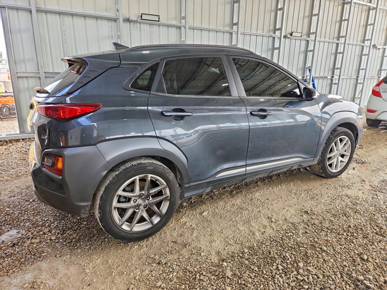 2021 Hyundai Kona Limited - Фото 3