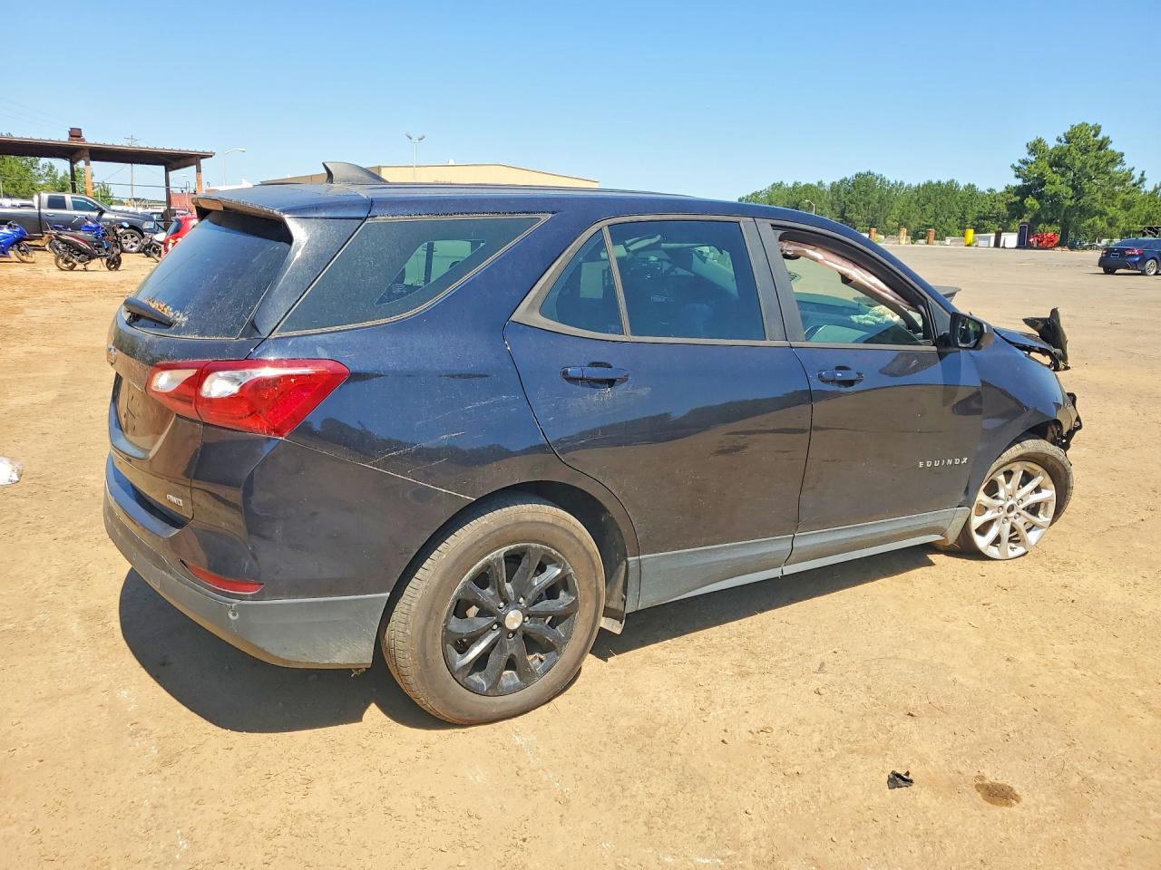 2020 Chevrolet Equinox - Image 3