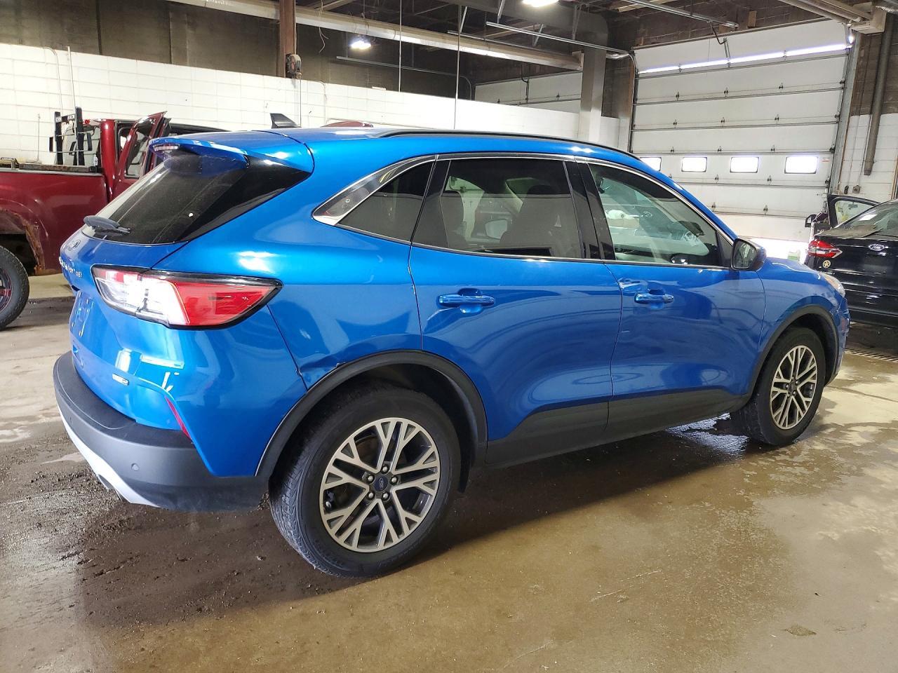 2020 Ford Escape - Фото 3