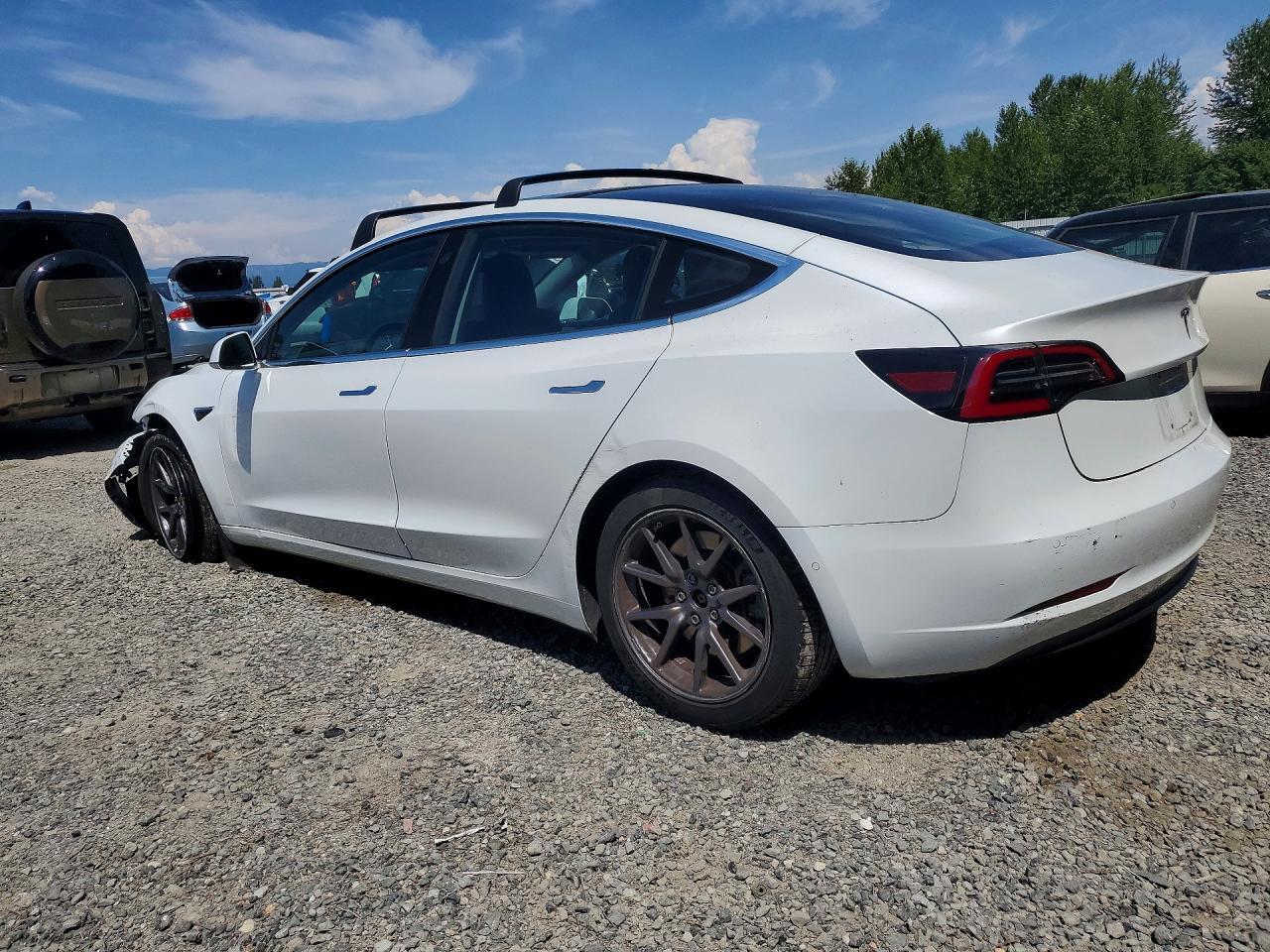 2018 Tesla Model 3 - Фото 2