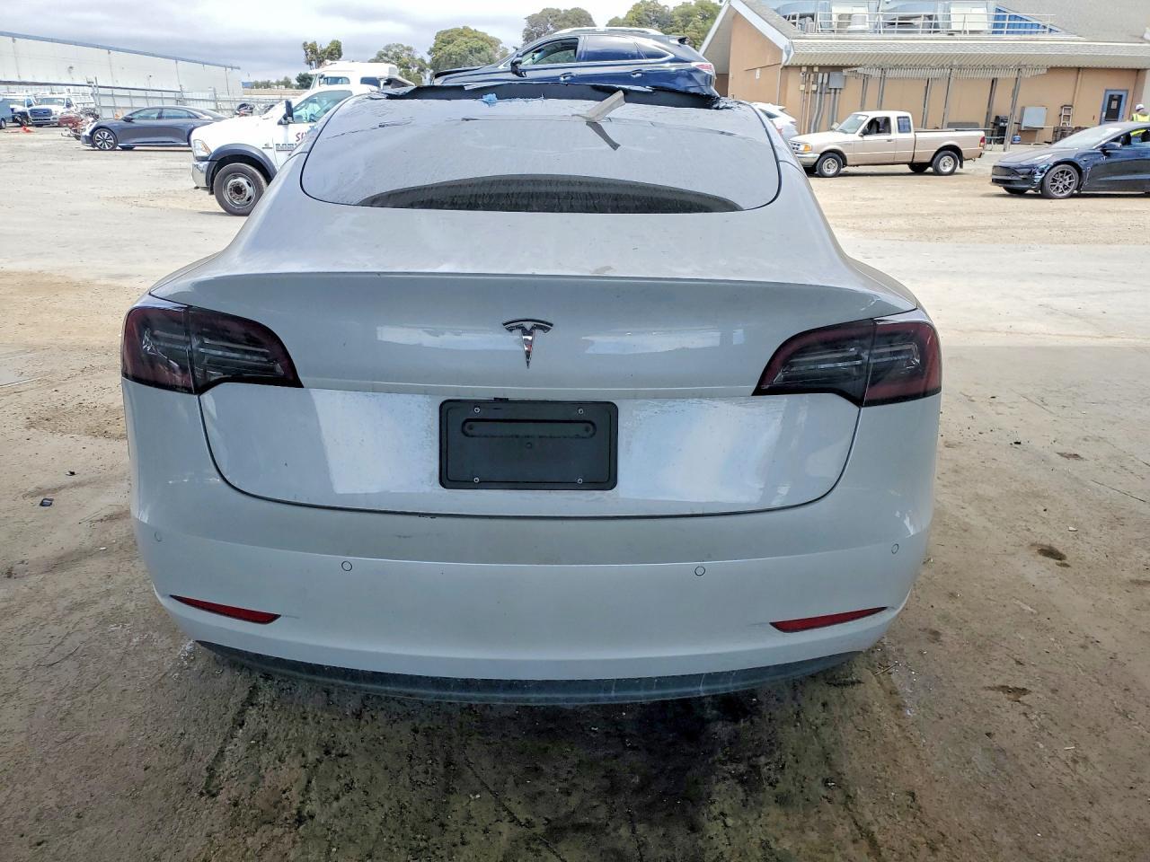 2022 Tesla Model 3 - Image 6