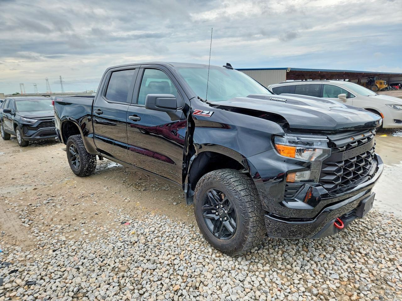 2025 Chevrolet Silverado K1500 Trail Boss Custom - Image 4