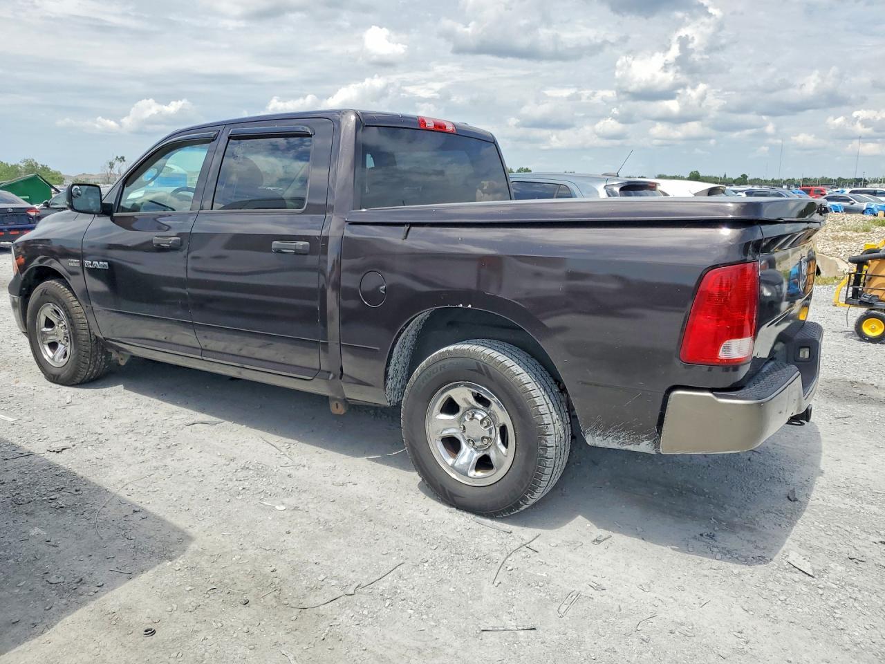 2010 Dodge Ram 1500 - Фото 2