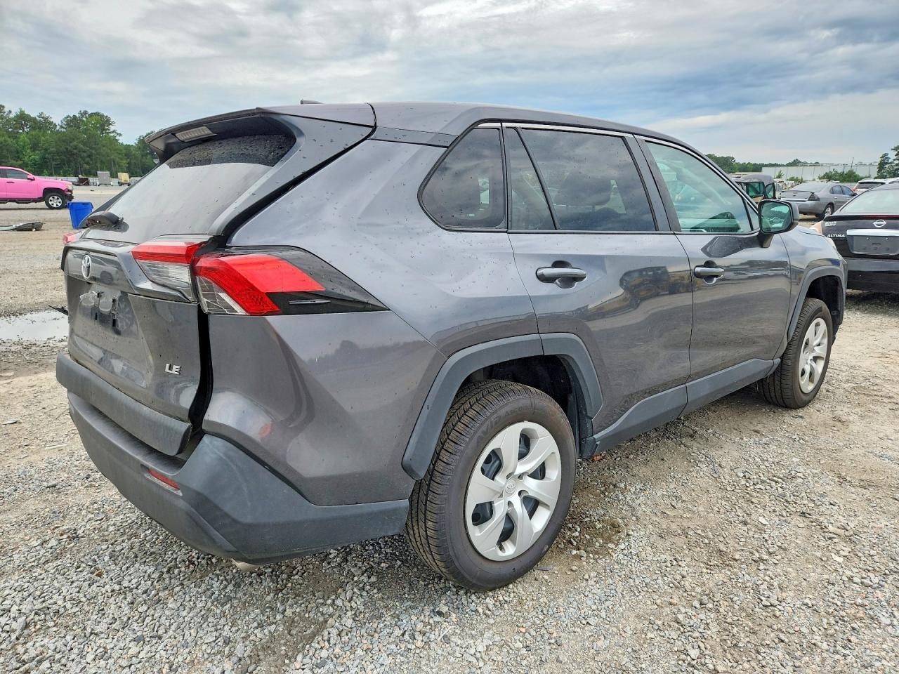 2022 Toyota Rav4 Le - Image 3