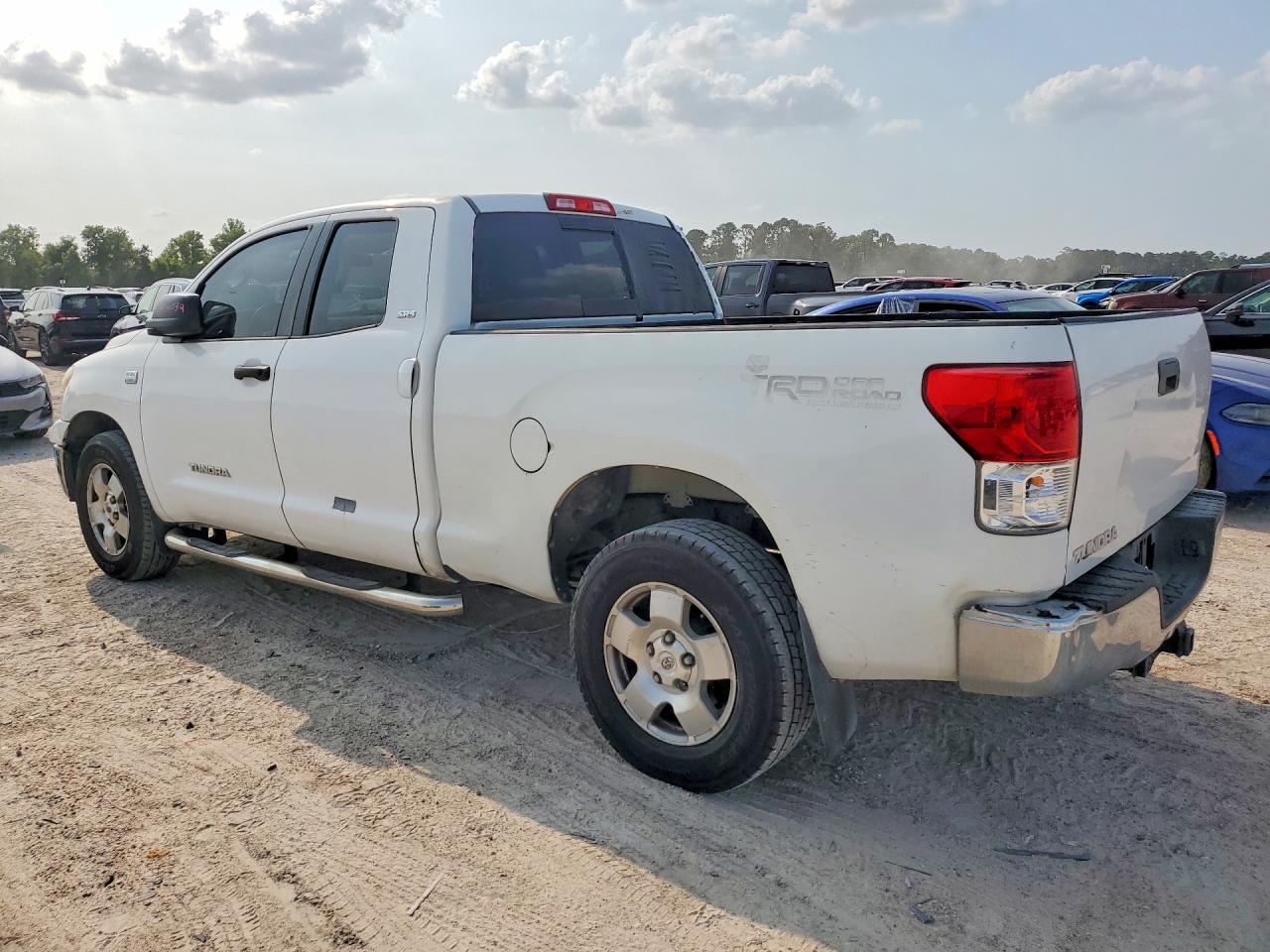 2011 Toyota Tundra Double Cab Sr5 - Image 2