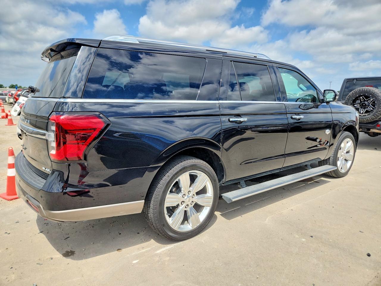 2022 Ford Expedition Max King Ranch - Image 3