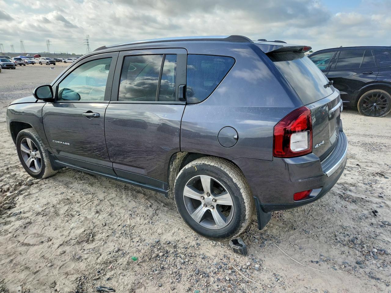 2017 Jeep Compass Latitude - Фото 2