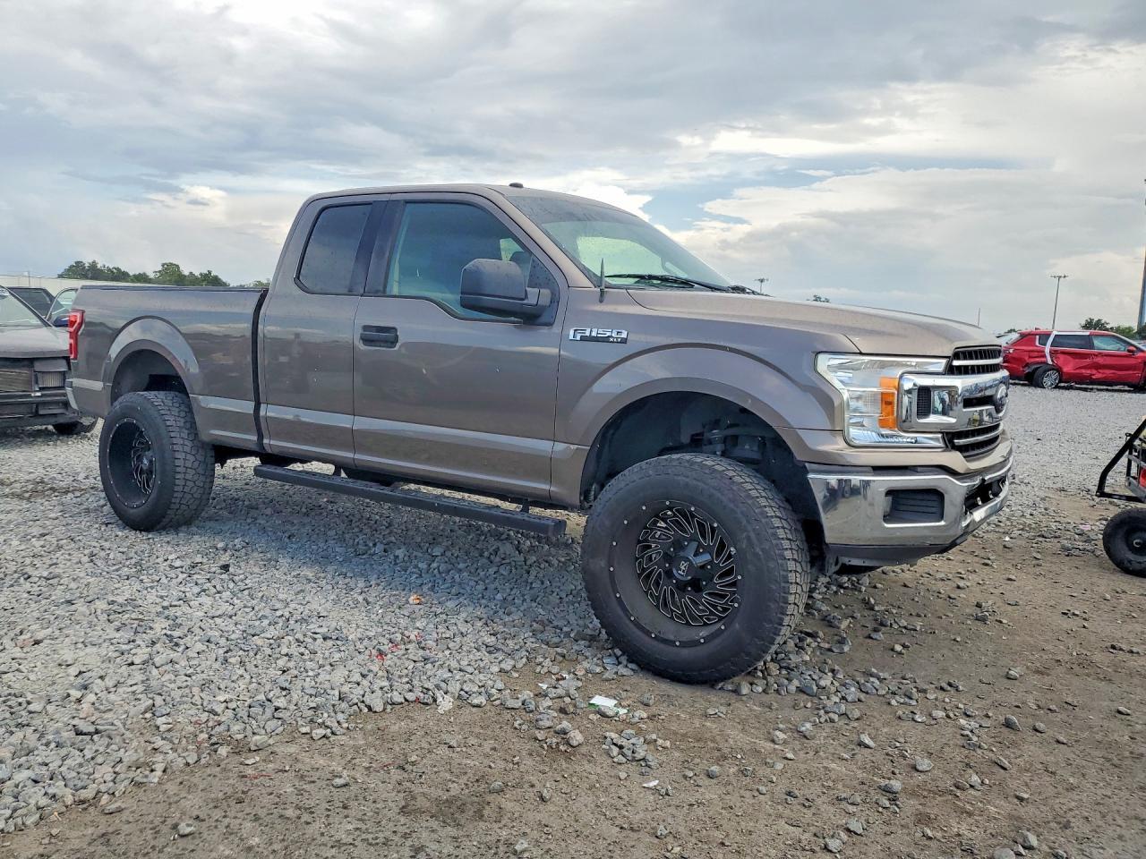 2018 Ford F150 Super Cab - Фото 4