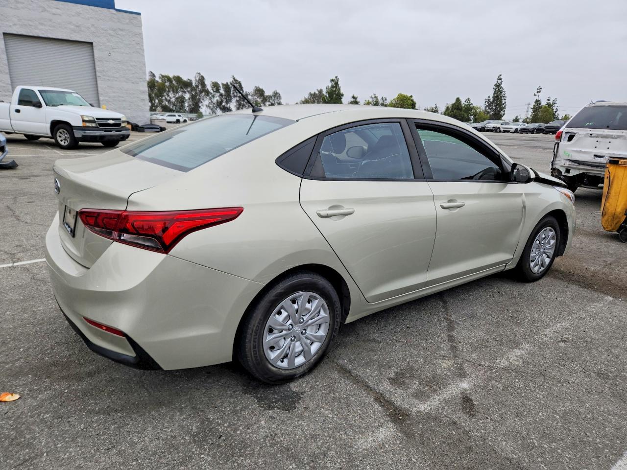 2019 Hyundai Accent Se - Image 3